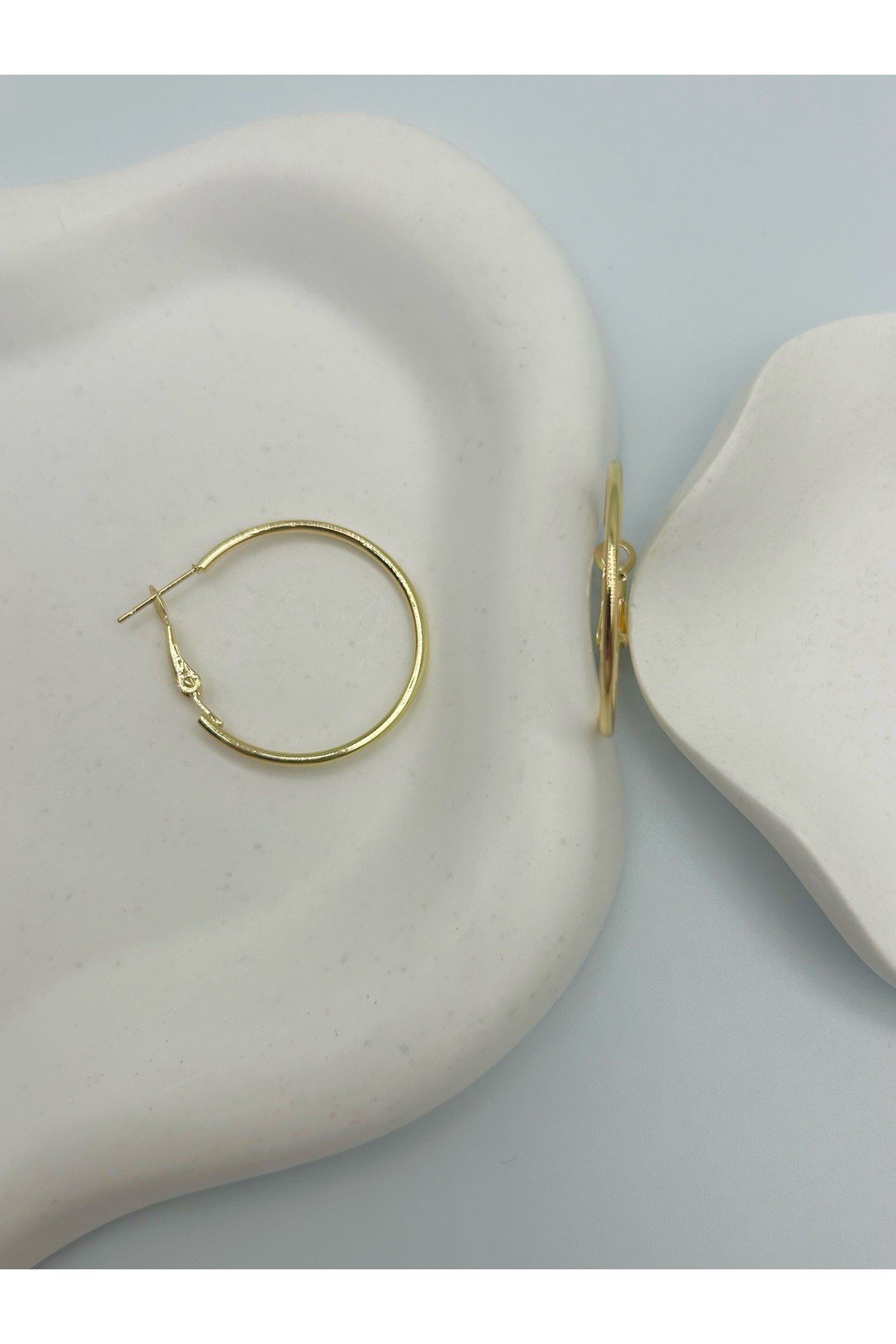 Klasik Halka Model Kadın Küpe Gold ve Gümüş Renk (3 cm)
