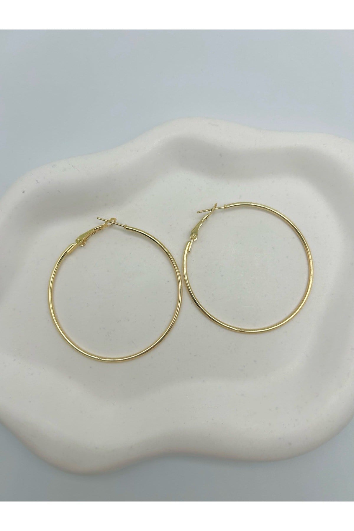 Klasik Halka Model Kadın Küpe Gümüş ve Gold Renk Seçenekleriyle (4 cm)