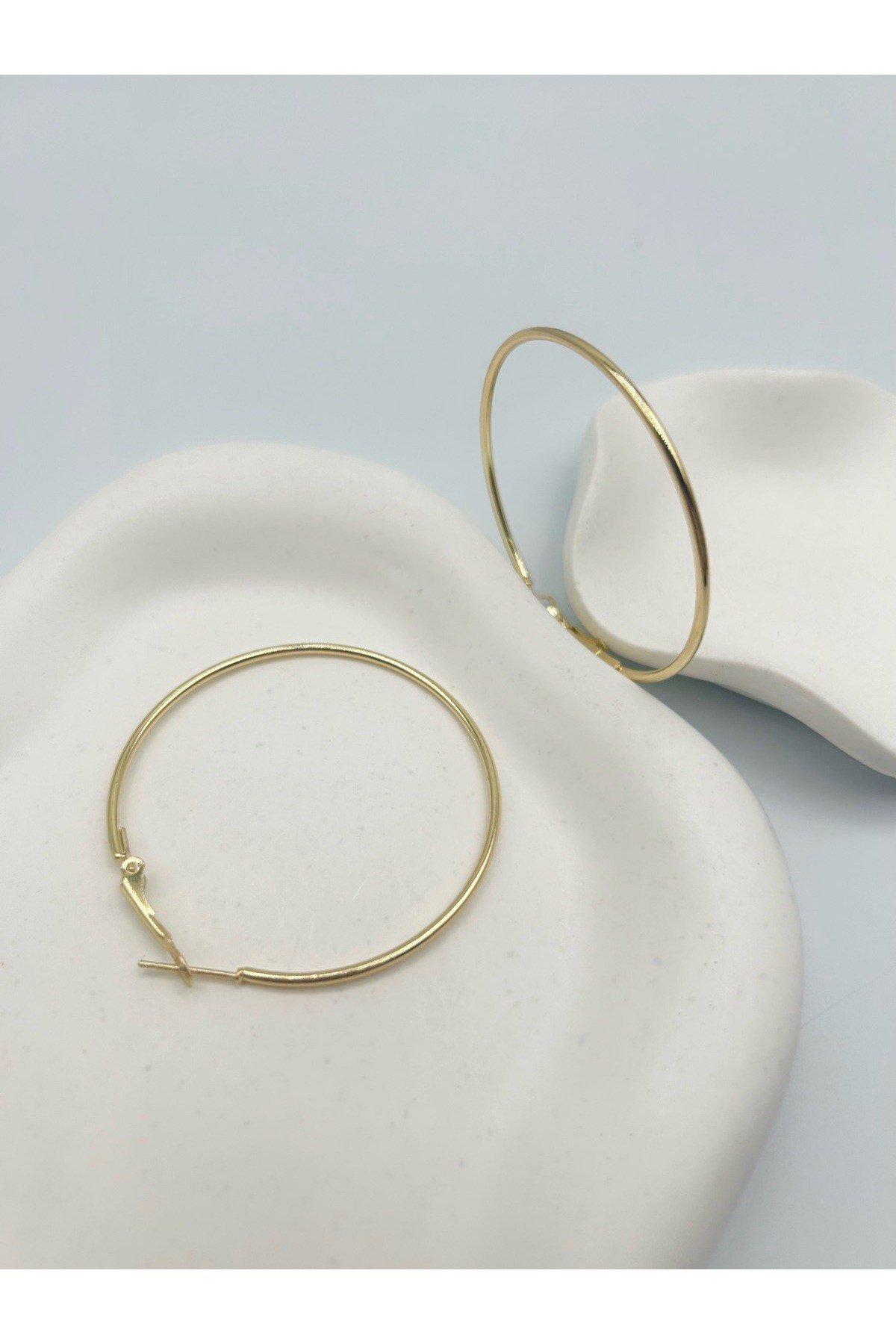 Klasik Halka Model Kadın Küpe Gümüş ve Gold Renk Seçenekleriyle (4 cm)