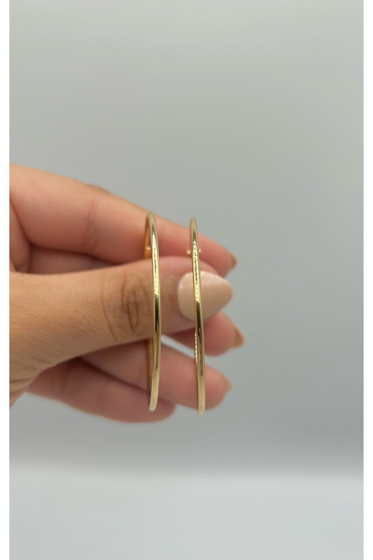 Klasik Halka Model Kadın Küpe Gümüş ve Gold Renk Seçenekleriyle (4 cm)