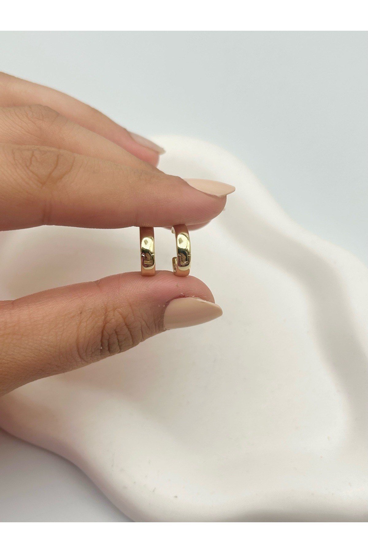 Klasik Model Gold Renk Halka Kadın Küpe - Kararmaz