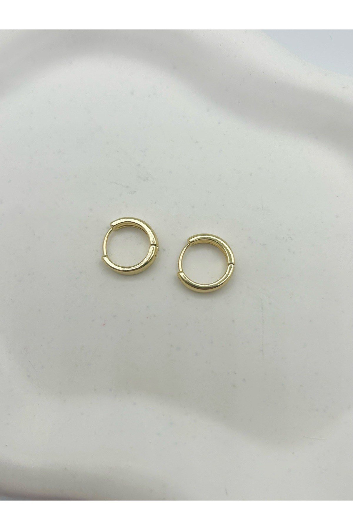Klasik Model Gold Renk Halka Kadın Küpe - Kararmaz