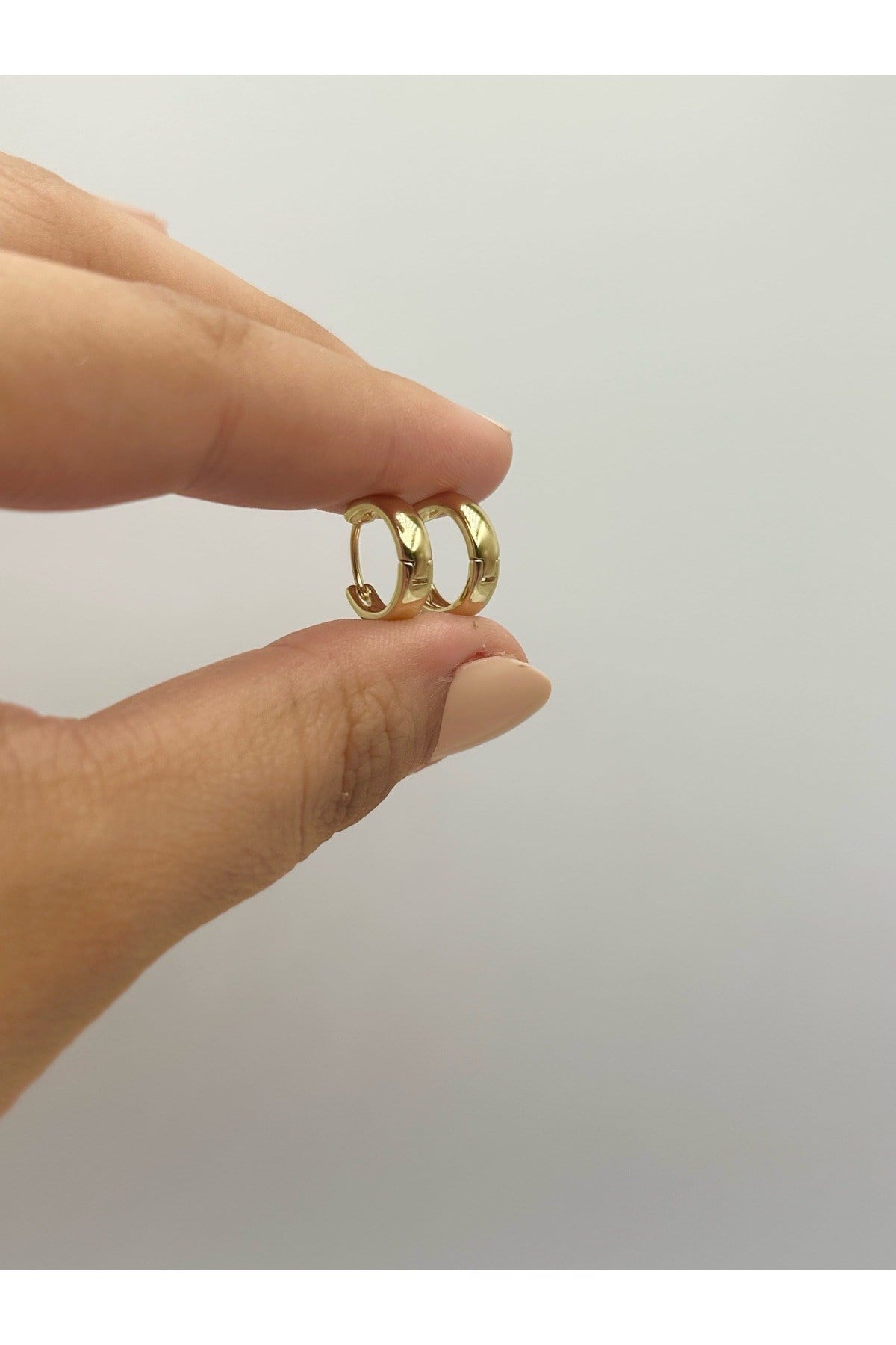 Klasik Model Gold Renk Halka Kadın Küpe - Kararmaz