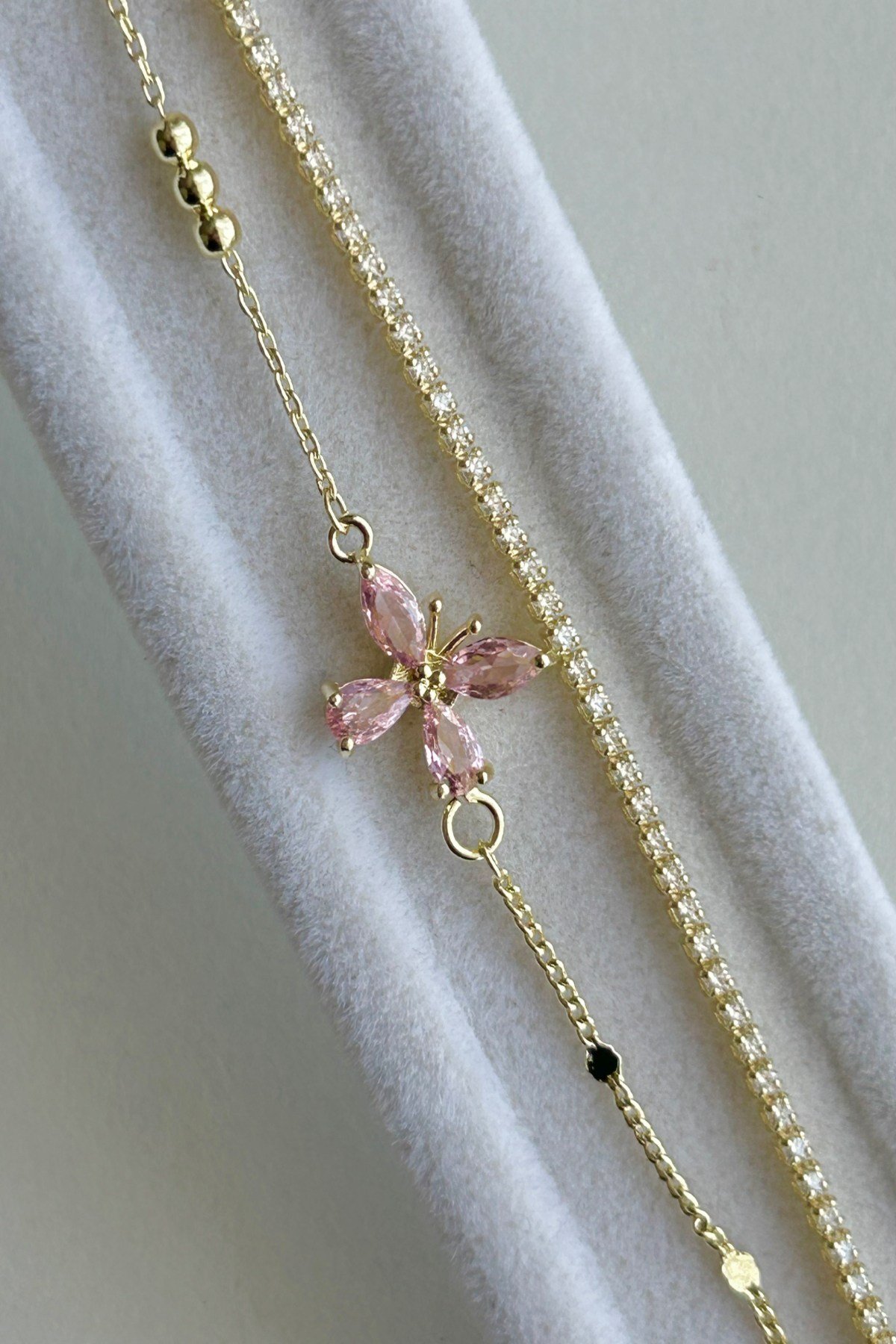 Kristal Taşlı Kelebek ve İnce Suyolu Model 2'li Bileklik - Ayarlanabilir (15 cm + 5 cm) -Pembe ve Beyaz Renk Seçenekli