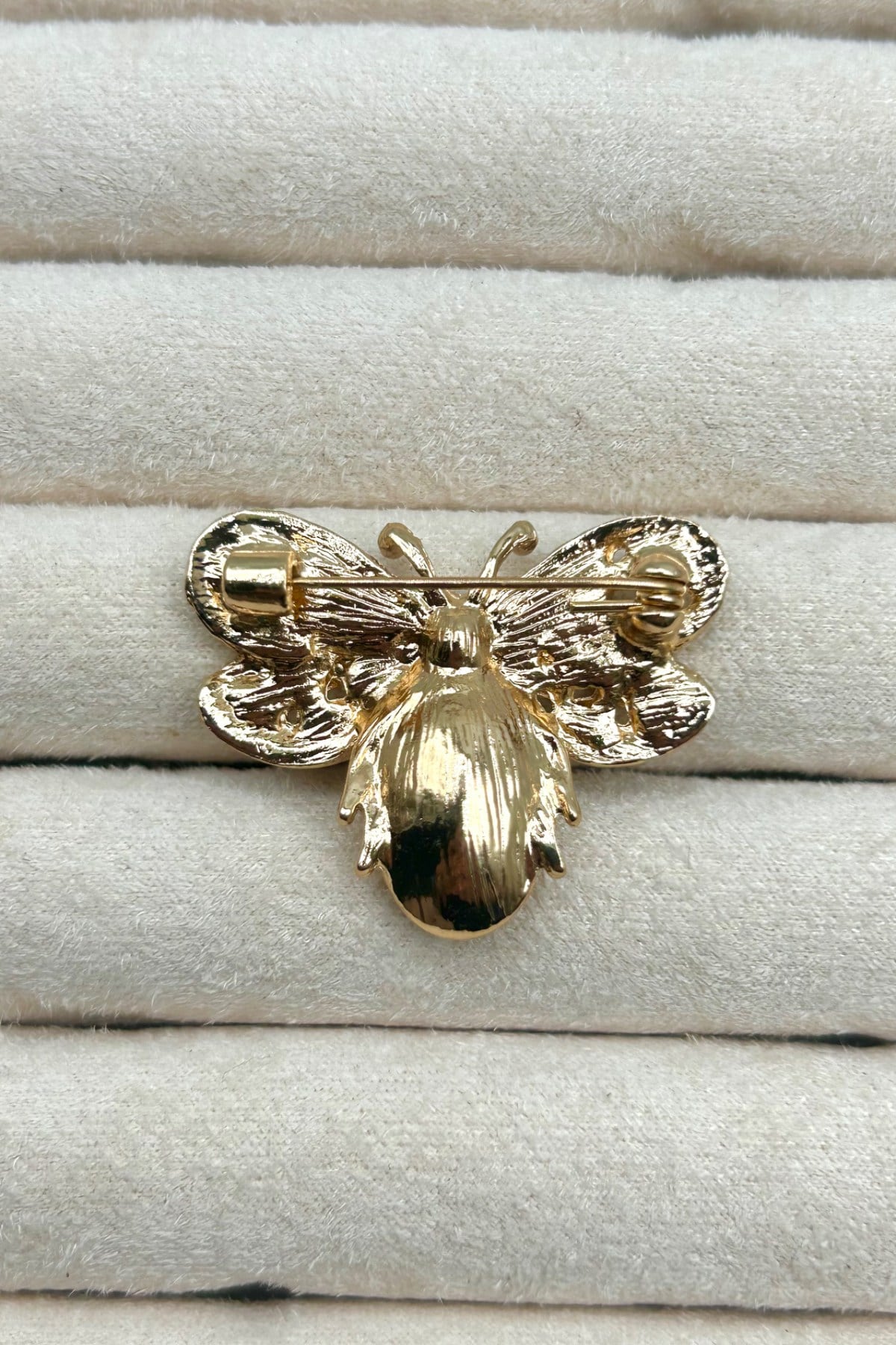 Kristal Taşlı Kraliçe Arı Yaka Broş (2.5 cm) - Çanta, Şapka, Eşarp ve Ceket'te Kullanılabilir