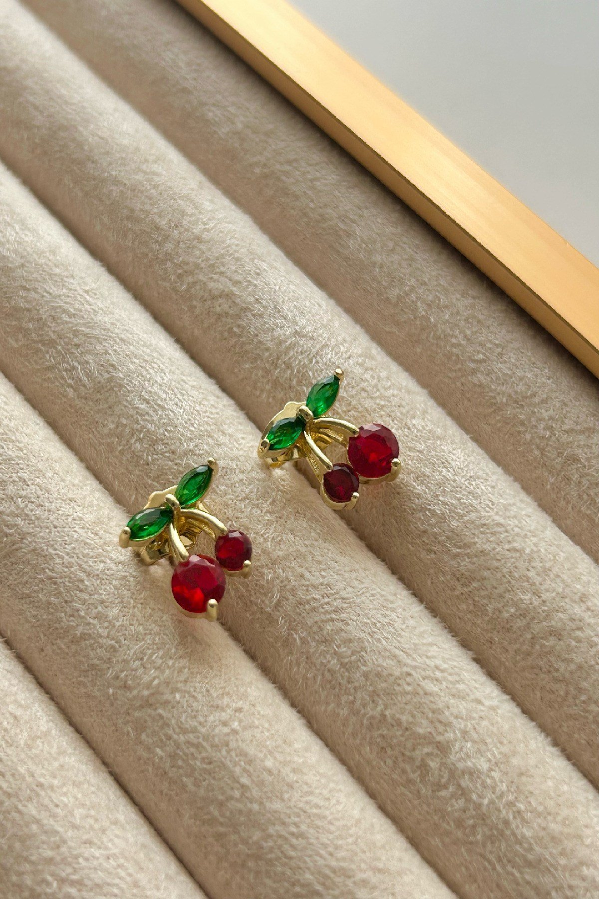 Özel Seri 14K Altın Kaplama Fasetli Kiraz Model Çocuk/Yetişkin Küpe (Birinci Sınıf Kalite/Kararmaz/Paslanmaz)