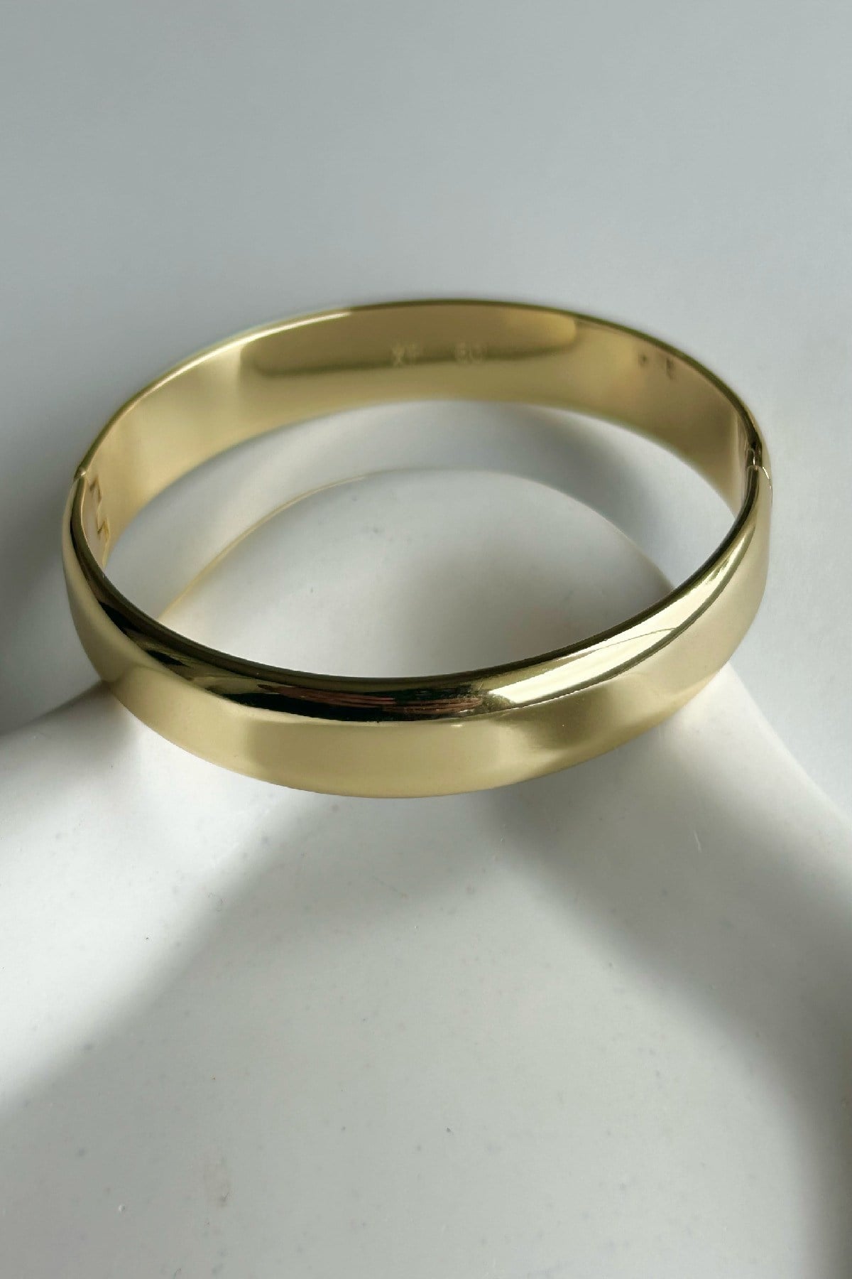 Özel Seri 14K Altın Kaplama Kalın Kare Kesim Kadın Kelepçe (Birinci Sınıf Kalite/Kararmaz/Paslanmaz) - 19 cm