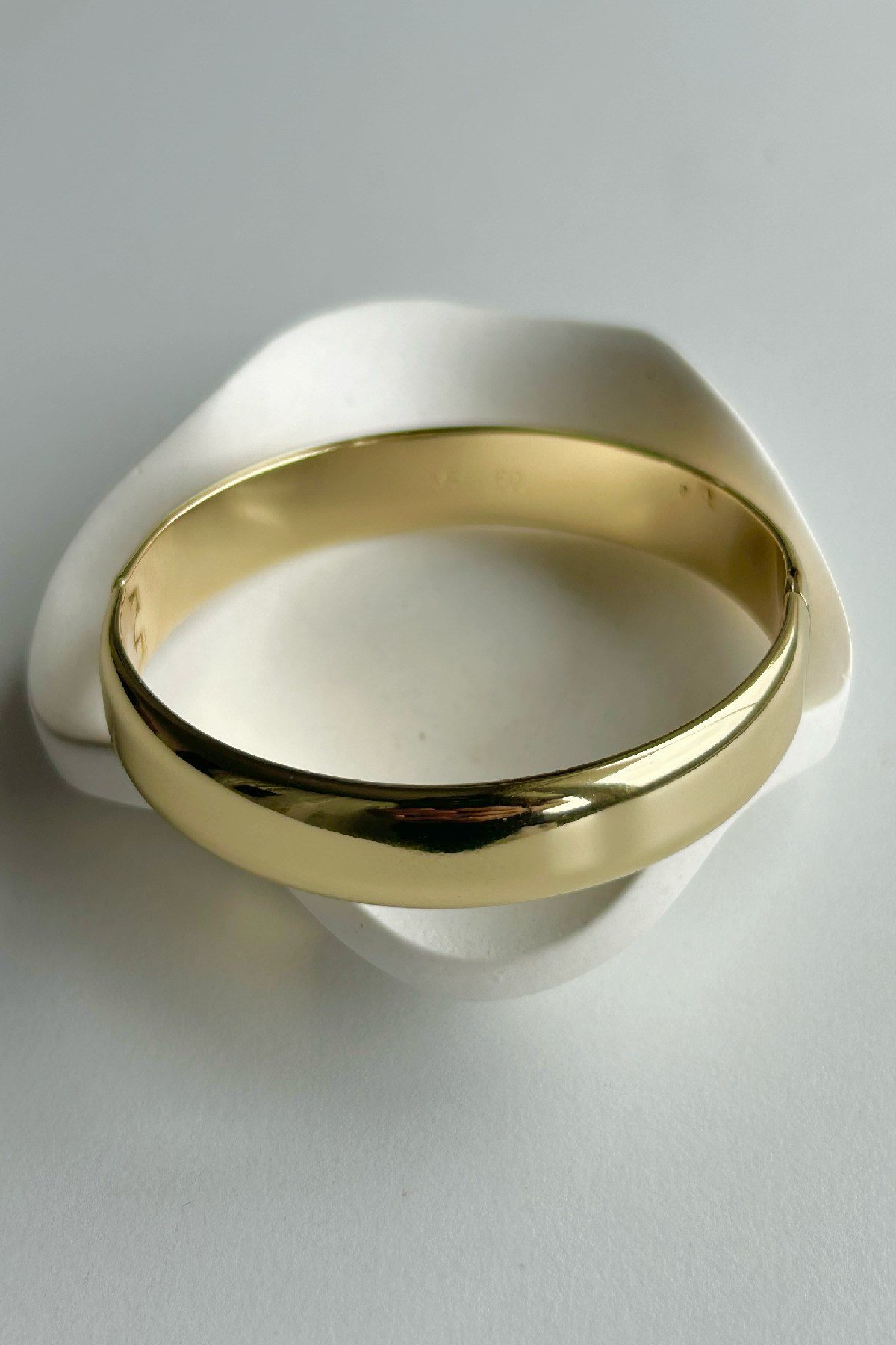 Özel Seri 14K Altın Kaplama Kalın Kare Kesim Kadın Kelepçe (Birinci Sınıf Kalite/Kararmaz/Paslanmaz) - 19 cm