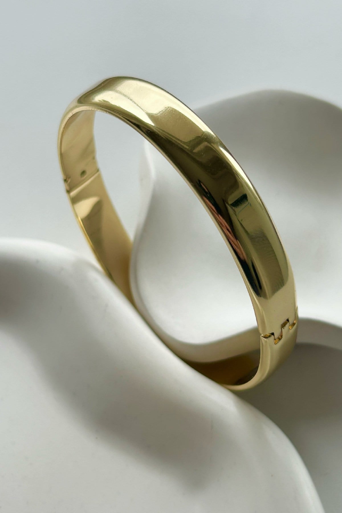 Özel Seri 14K Altın Kaplama Kalın Kare Kesim Kadın Kelepçe (Birinci Sınıf Kalite/Kararmaz/Paslanmaz) - 19 cm