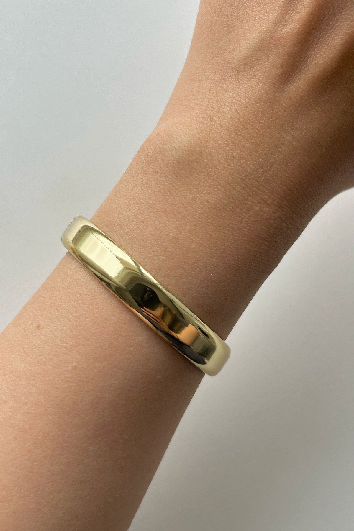 Özel Seri 14K Altın Kaplama Kalın Kare Kesim Kadın Kelepçe (Birinci Sınıf Kalite/Kararmaz/Paslanmaz) - 19 cm