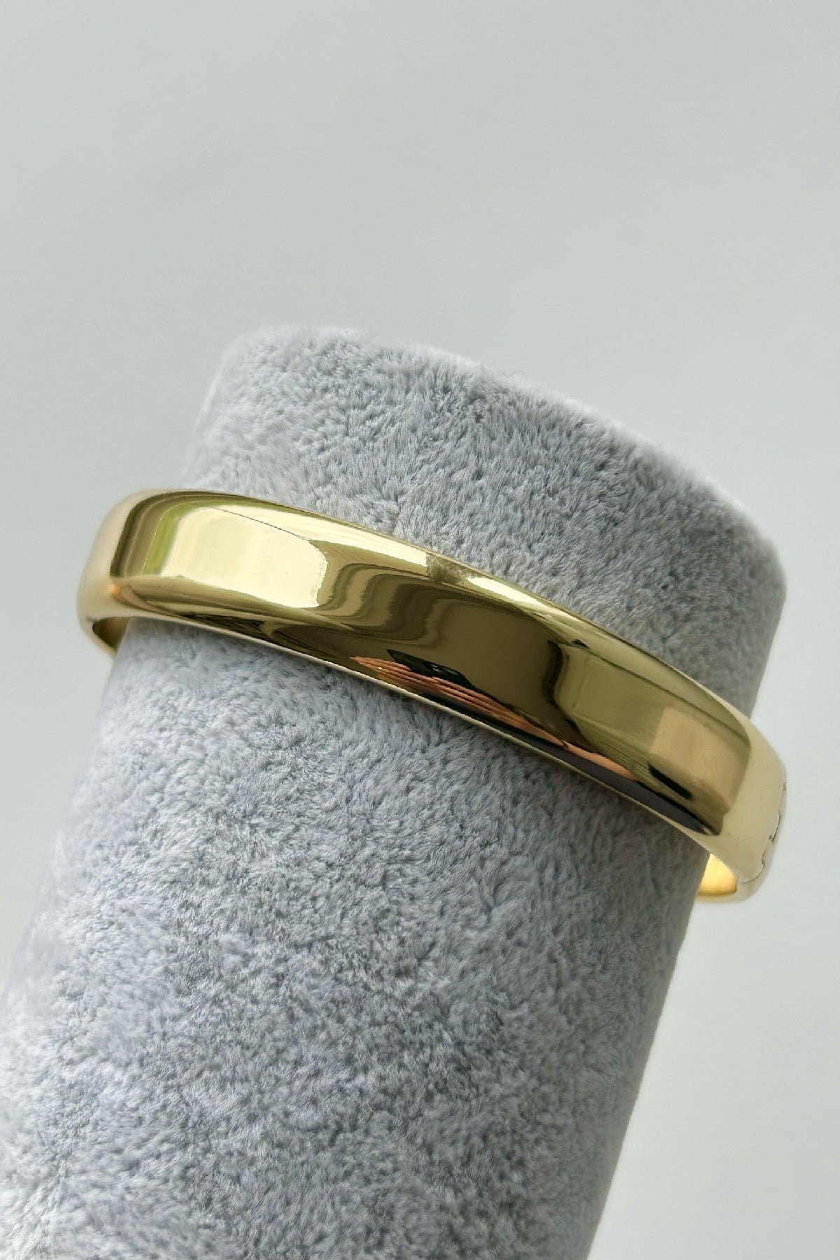 Özel Seri 14K Altın Kaplama Kalın Kare Kesim Kadın Kelepçe (Birinci Sınıf Kalite/Kararmaz/Paslanmaz) - 19 cm