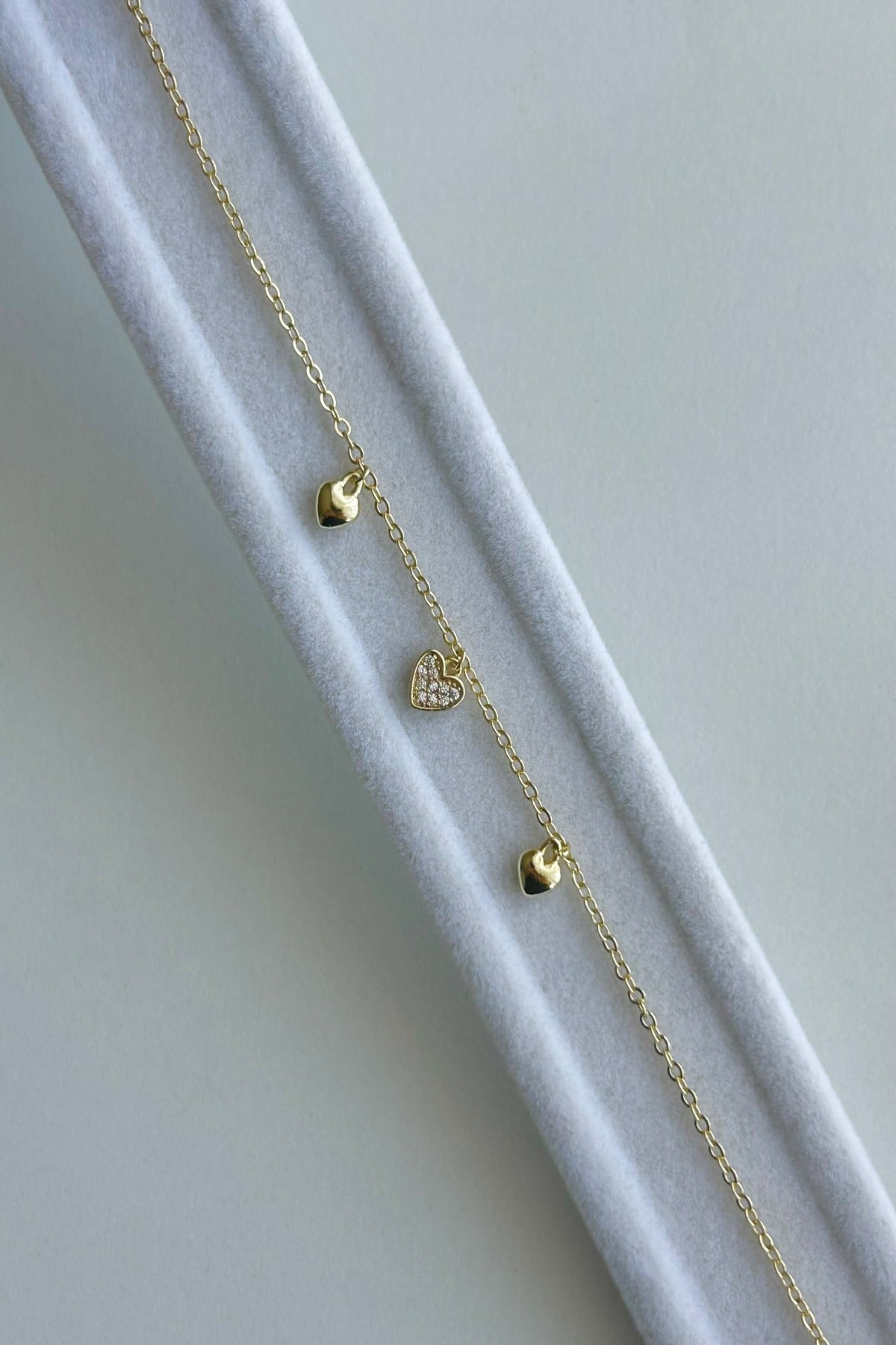 Özel Seri 14K Altın Kaplama Kalpli Zarif Kadın Bileklik (Birinci Sınıf Kalite/Kararmaz/Paslanmaz) -Ayarlanabilir (16cm + 3cm)