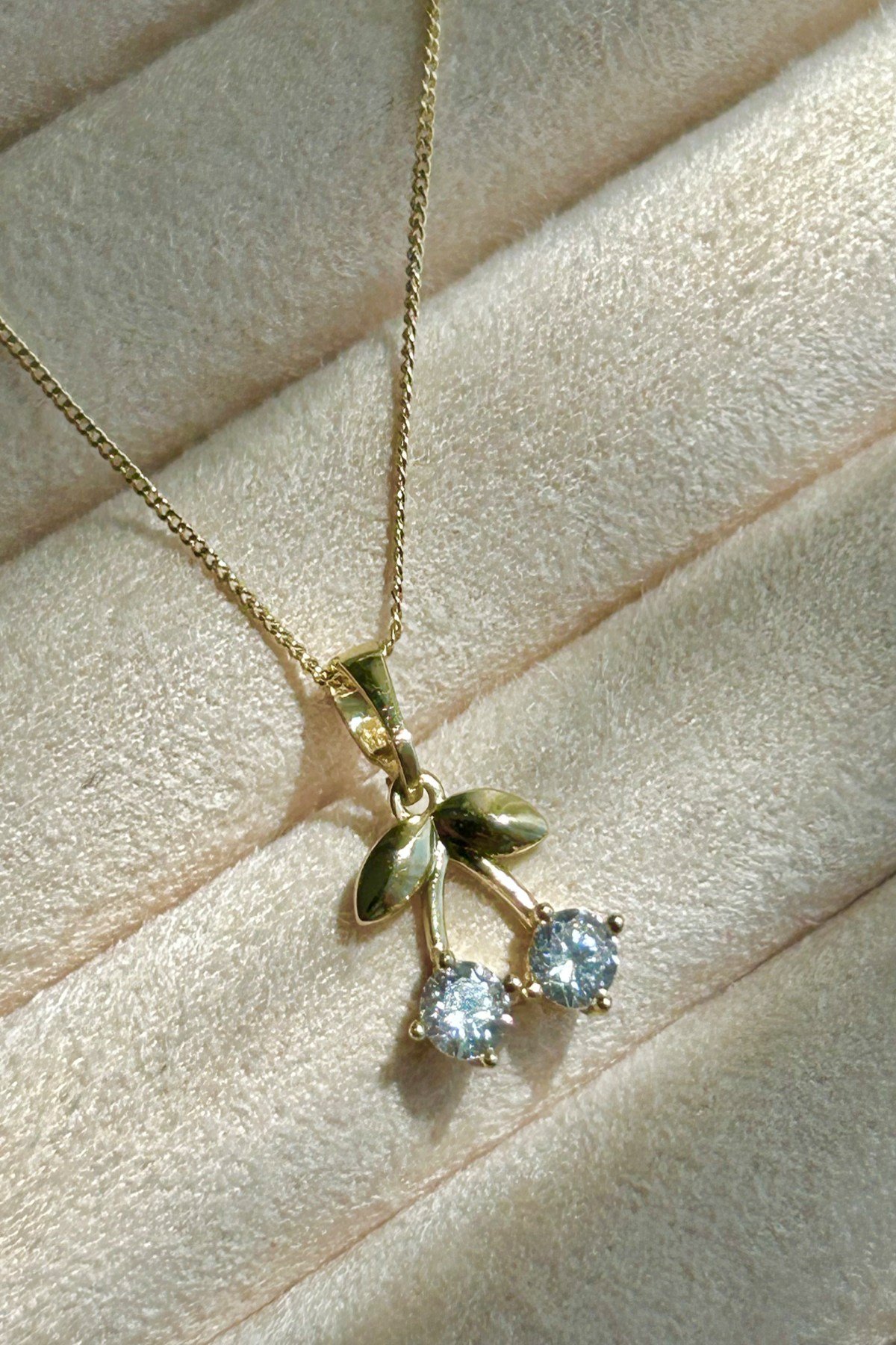 Özel Seri 14K Altın Kaplama Kirazlı Kolye ve Küpe Kadın Set Takı (Birinci Sınıf Kalite/Kararmaz/Paslanmaz) - 24cm