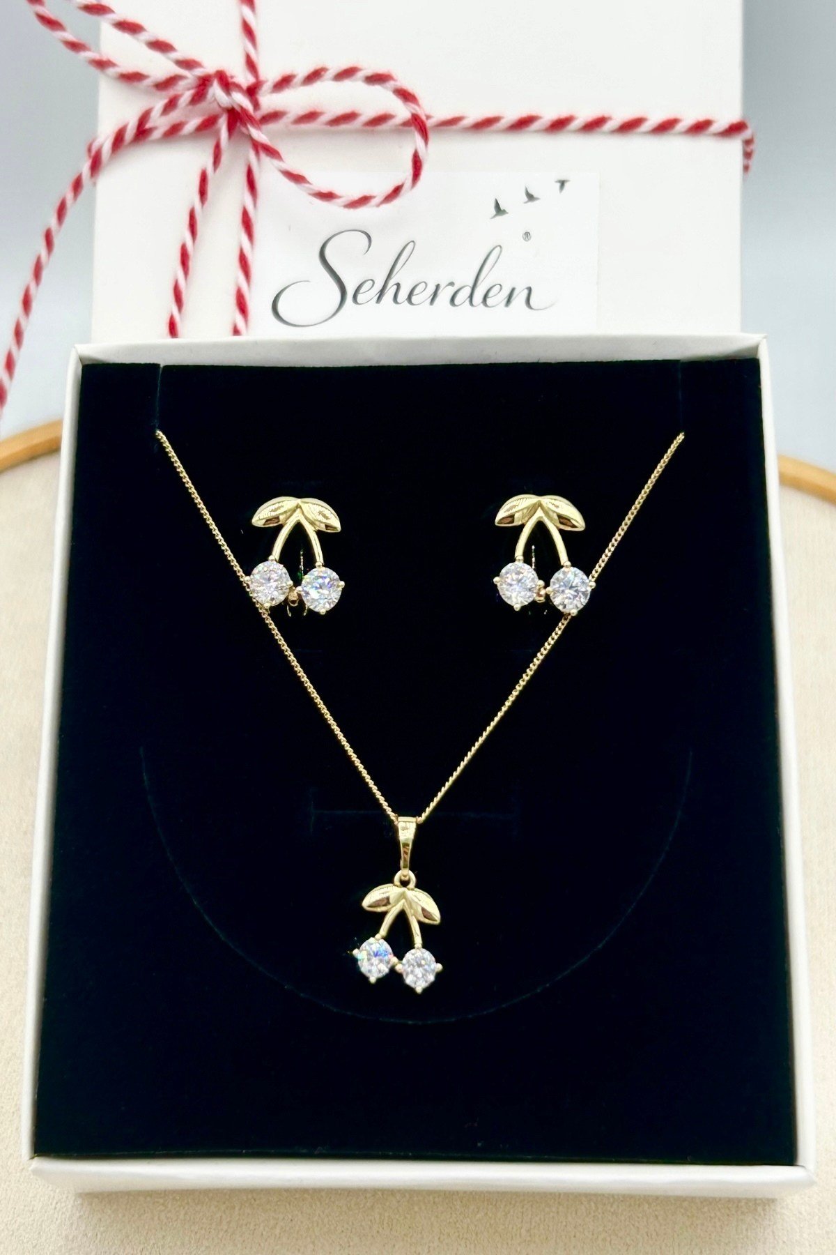 Özel Seri 14K Altın Kaplama Kirazlı Kolye ve Küpe Kadın Set Takı (Birinci Sınıf Kalite/Kararmaz/Paslanmaz) - 24cm