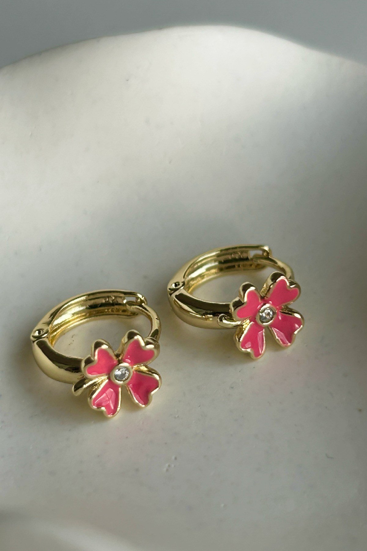 Özel Seri 14K Altın Kaplama Pembe Çiçekli Kız Çocuk Küpe (Birinci Sınıf Kalite/Kararmaz/Paslanmaz)