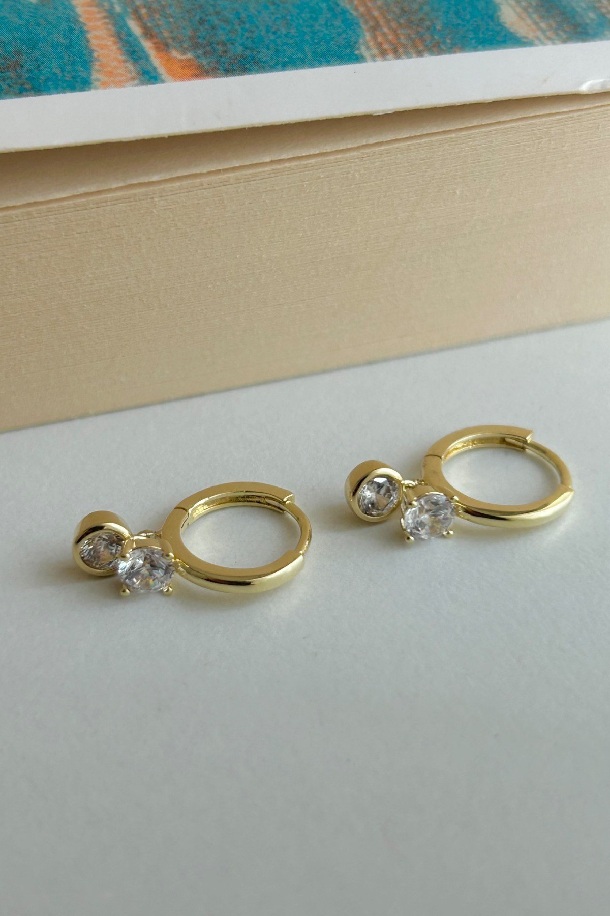 Özel Seri 14K Altın Kaplama ve Silver Kaplama Çift Tek Taş Sallantılı Kadın Küpe (Birinci Sınıf Kalite/Kararmaz/Paslanmaz)