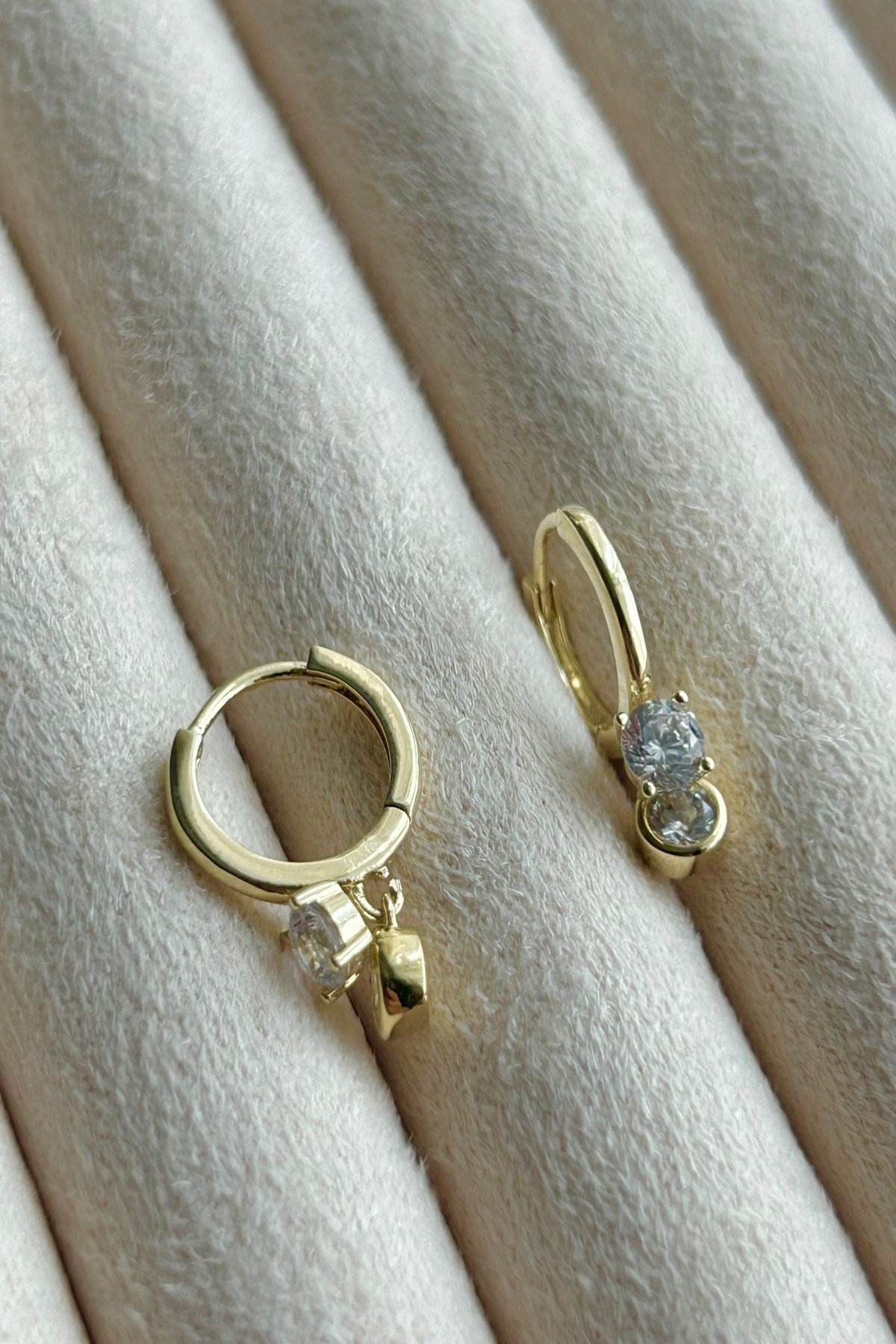 Özel Seri 14K Altın Kaplama ve Silver Kaplama Çift Tek Taş Sallantılı Kadın Küpe (Birinci Sınıf Kalite/Kararmaz/Paslanmaz)