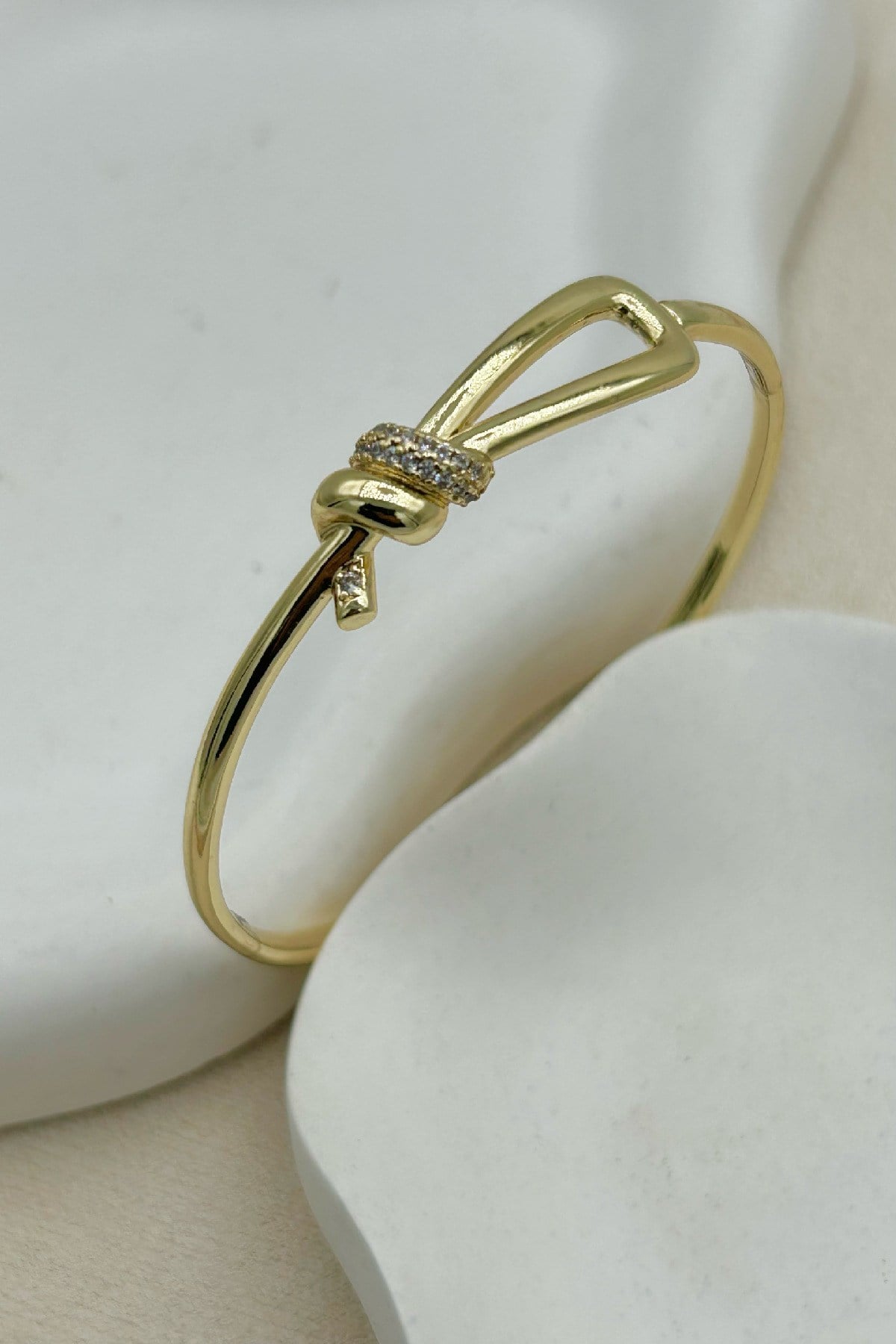 Özel Seri 14K Altın Kaplama Zirkon Taşlı Düğüm Model Kadın Kelepçe Bileklik (Birinci Sınıf Kalite/Kararmaz/Paslanmaz) - 18 cm