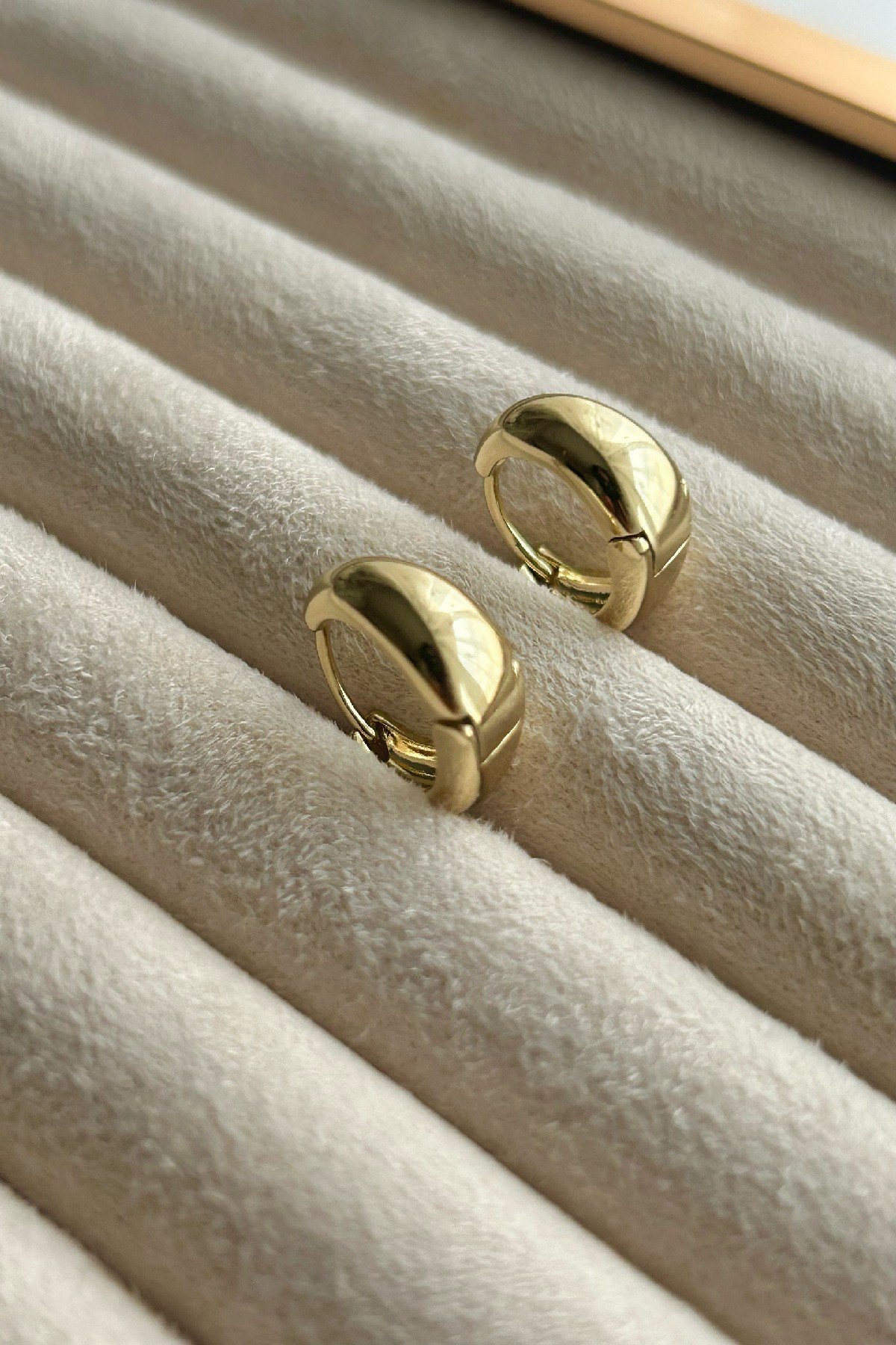Özel Seri Basic Damla Model Gold Kadın Küpe (1. Sınıf Kalite/Kararmaz/Paslanmaz)