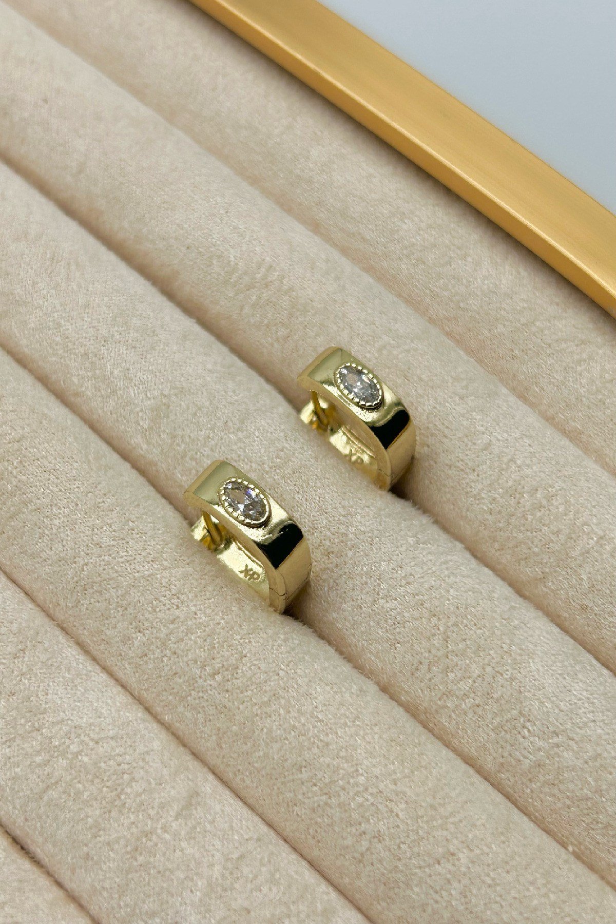 Özel Seri Zirkon Taşlı Oval Kadın Küpe - 14K Altın Kaplama (Birinci Sınıf Kalite/Kararmaz/Paslanmaz)