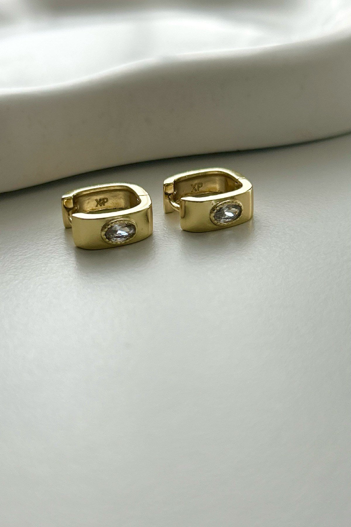 Özel Seri Zirkon Taşlı Oval Kadın Küpe - 14K Altın Kaplama (Birinci Sınıf Kalite/Kararmaz/Paslanmaz)