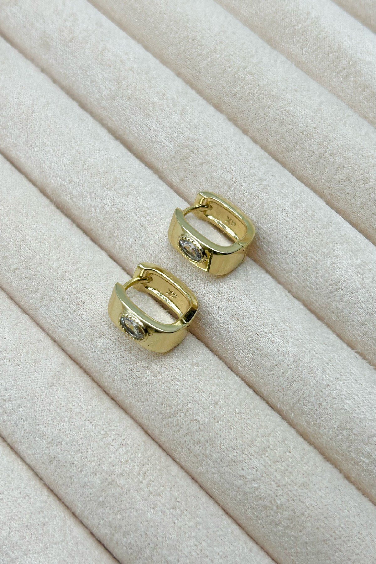 Özel Seri Zirkon Taşlı Oval Kadın Küpe - 14K Altın Kaplama (Birinci Sınıf Kalite/Kararmaz/Paslanmaz)
