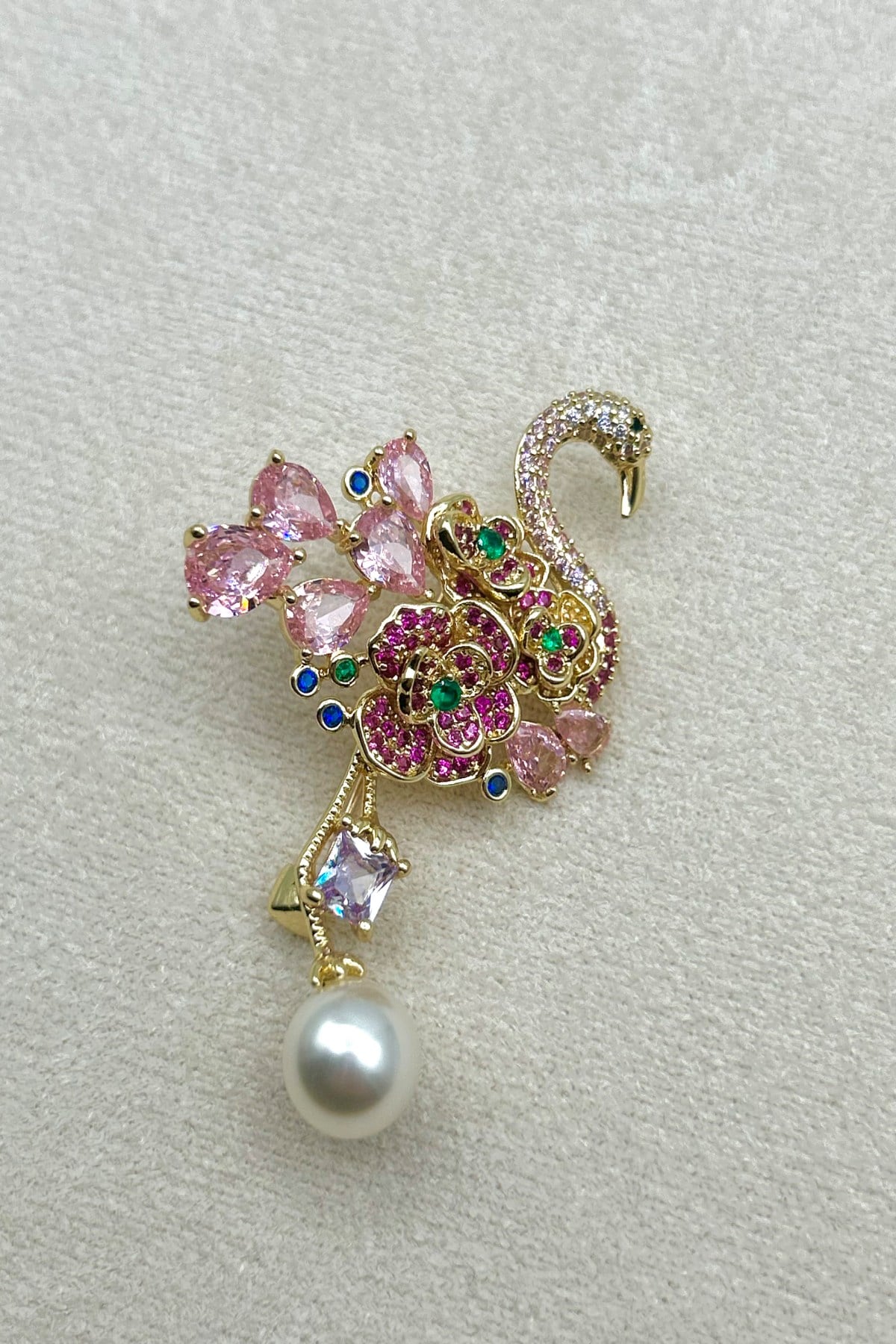 Pembe Kristal Taşlı İncili Flamingo Broş (5 cm) - Çanta, Ceket, Eşarp ve Yaka'da Kullanılabilir