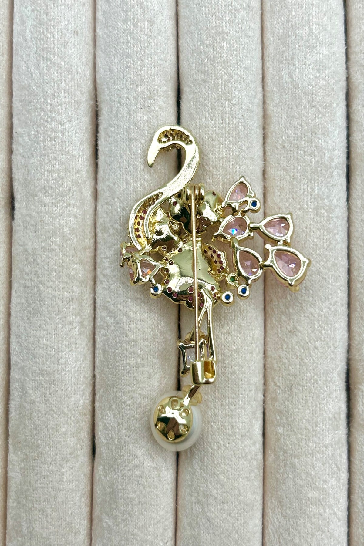 Pembe Kristal Taşlı İncili Flamingo Broş (5 cm) - Çanta, Ceket, Eşarp ve Yaka'da Kullanılabilir