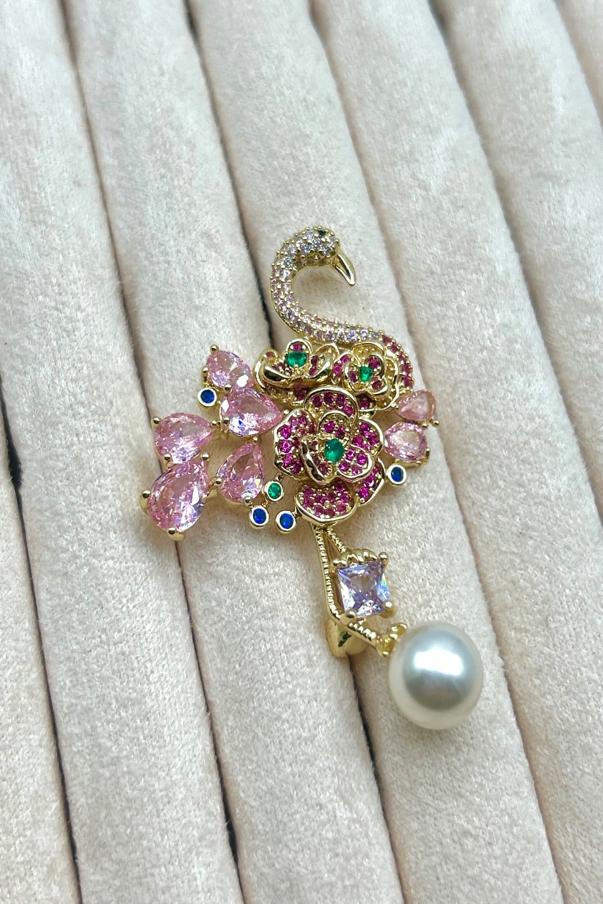 Pembe Kristal Taşlı İncili Flamingo Broş (5 cm) - Çanta, Ceket, Eşarp ve Yaka'da Kullanılabilir
