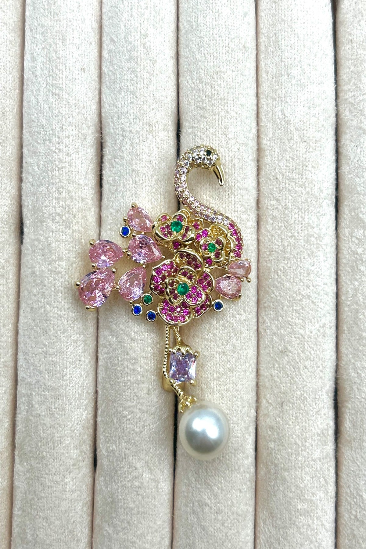 Pembe Kristal Taşlı İncili Flamingo Broş (5 cm) - Çanta, Ceket, Eşarp ve Yaka'da Kullanılabilir