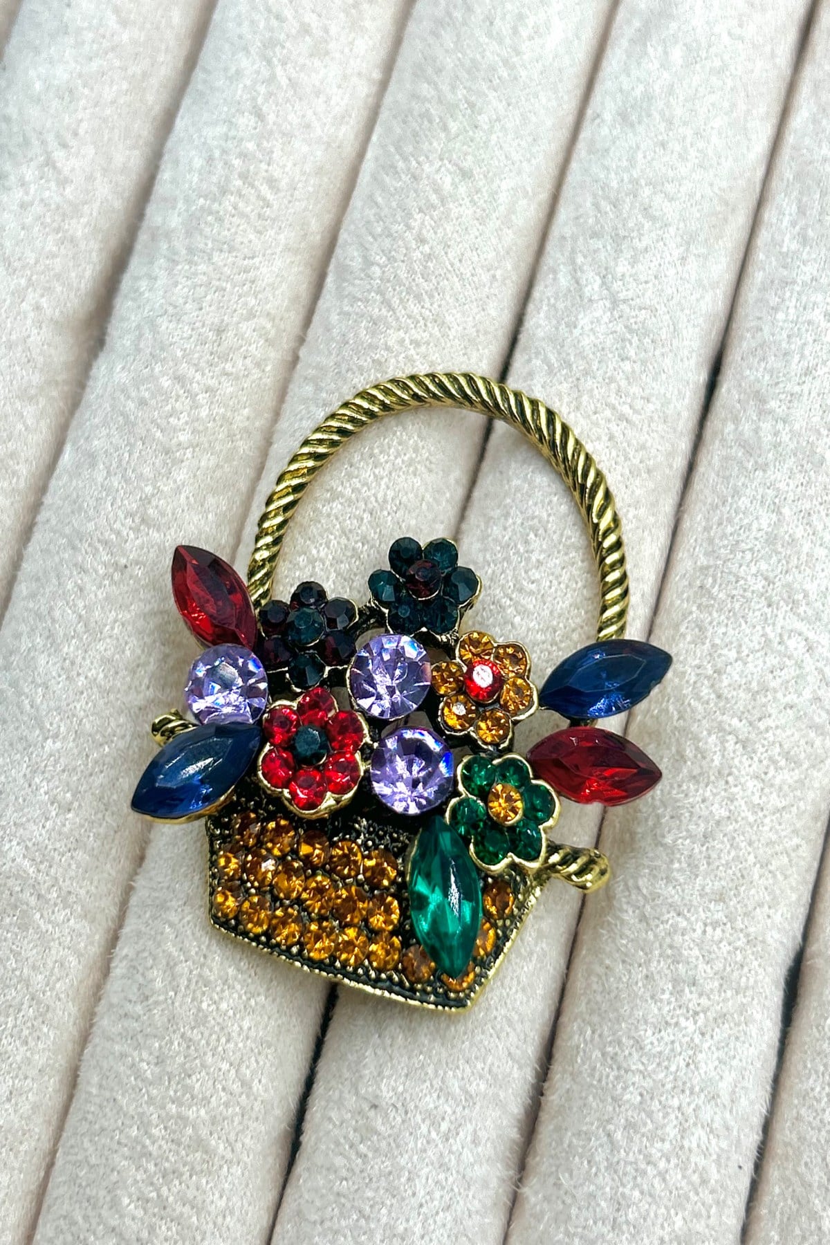 Renkli Kristal Taşlı Çiçek Sepeti Vintage Kadın Broş (4 cm) - Çanta, Şapka, Ceket, Eşarp ve Yaka'da Kullanılabilir
