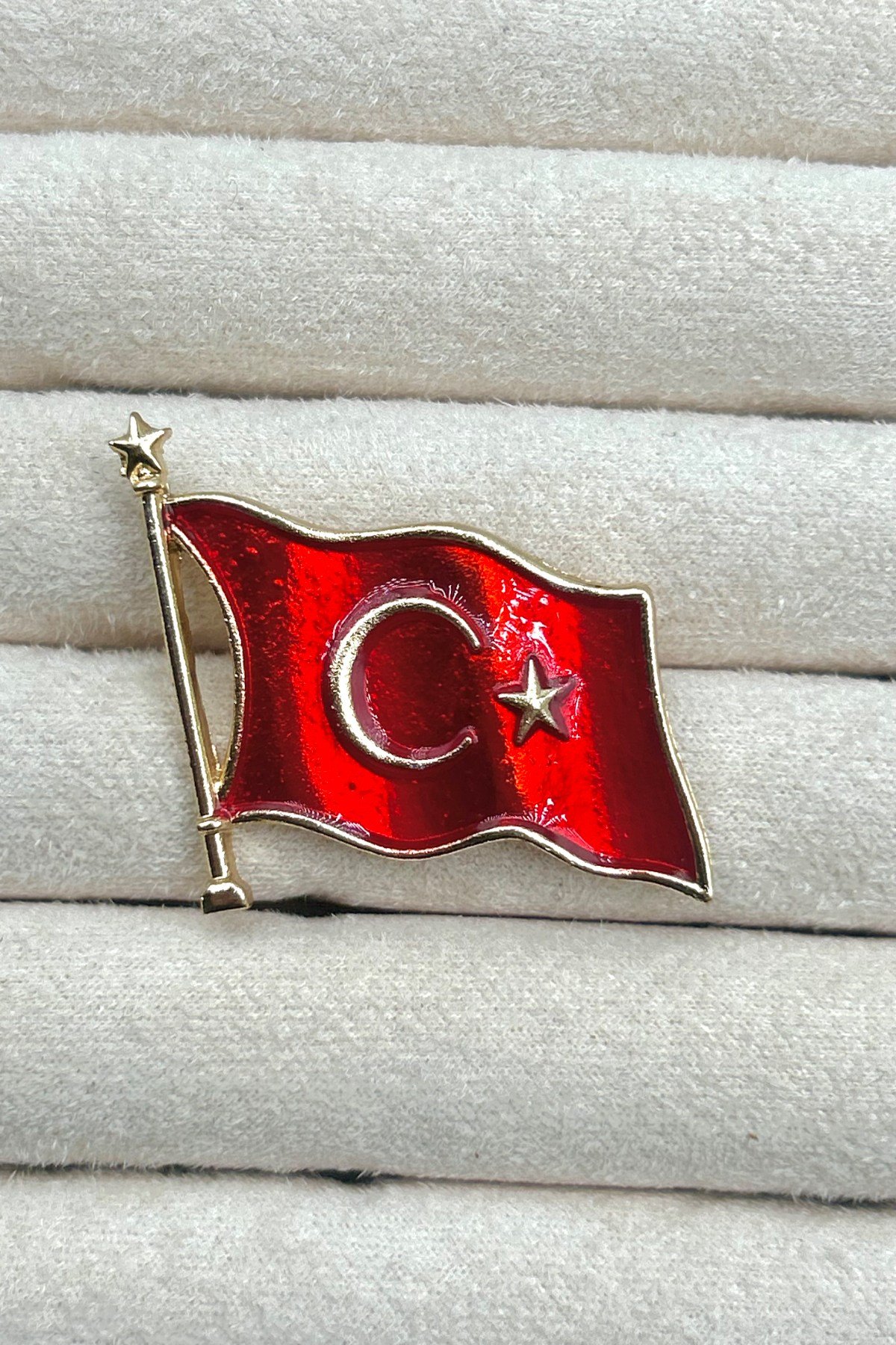 Türk Bayraklı Broş/Rozet (3 cm- 3,5 cm) - Çanta, Şapka, Ceket, Eşarp ve Yaka'da Kullanılabilir