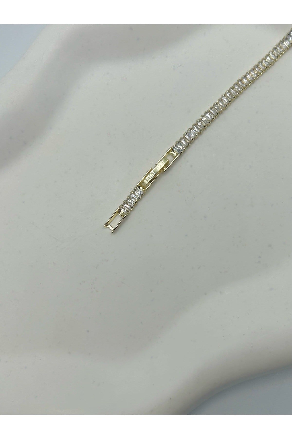 Zirkon Taşlı Su Yolu Zarif Kadın Çelik Bileklik - Kararmaz - (17-19 cm) - Gold ve Gümüş Renk
