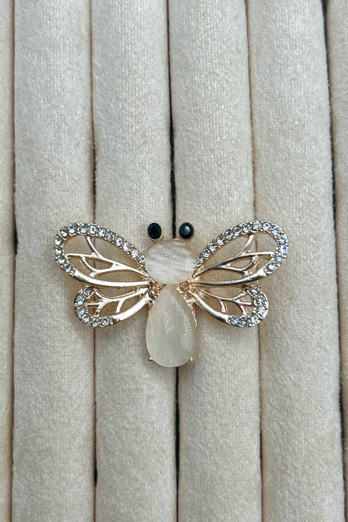 Zirkon Taşlı Zarif Kelebekli Kadın Broş (2,5 cm) - Ceket, Yaka, Çanta ve Eşarp’ta Kullanılabilir