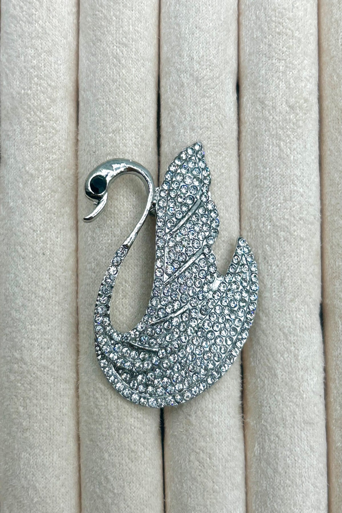 Zirkon Taşlı Zarif Kuğu Model Kadın Broş (4,5 cm) - Ceket, Çanta, Yaka ve Eşarp'ta Kullanılabilir