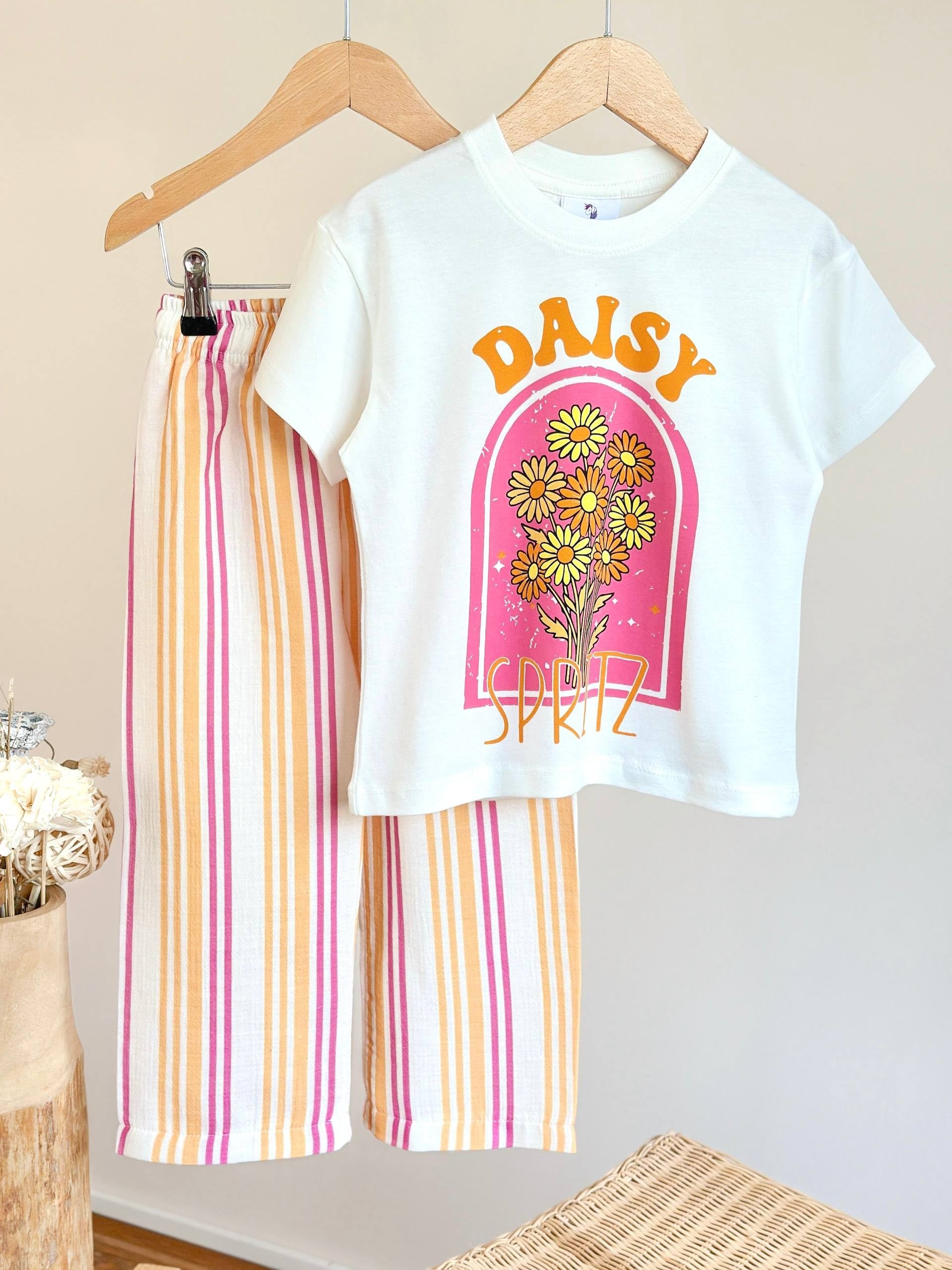 Baskılı T-Shirt ve Müslin Pantolon Takım
