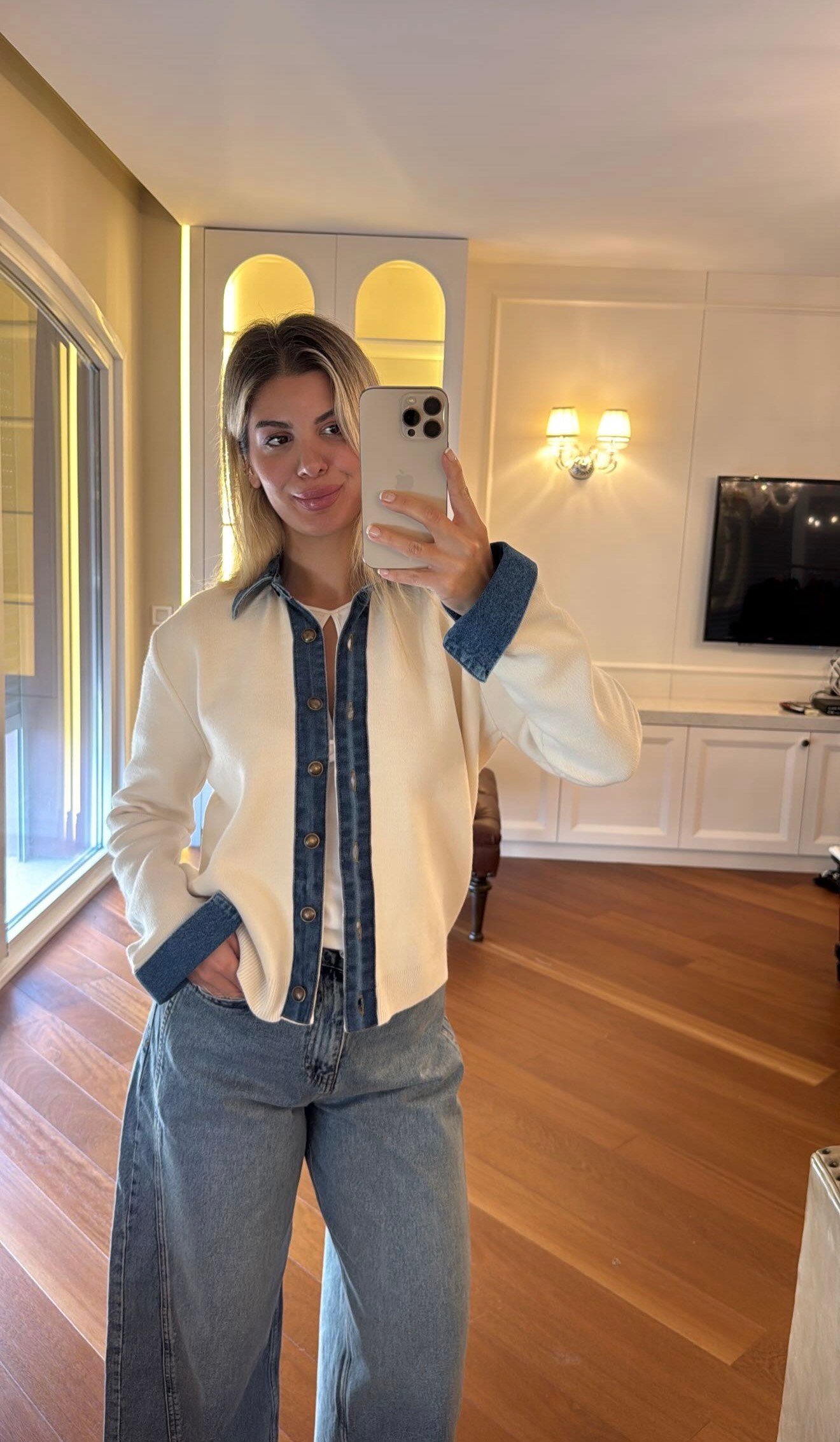Denim Detaylı Krem Hırka