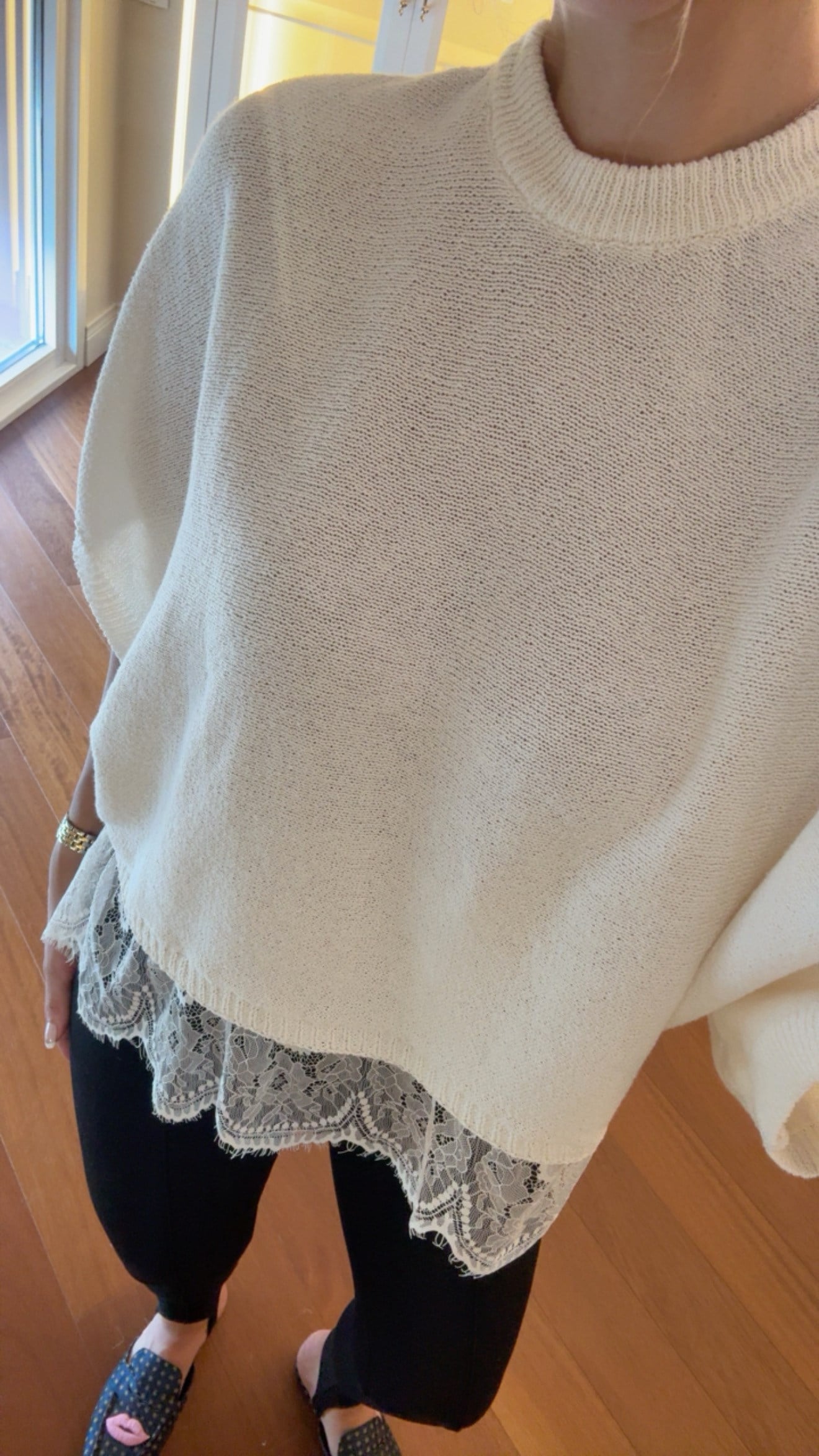 Etek Ucu Dantelli Oversize Triko