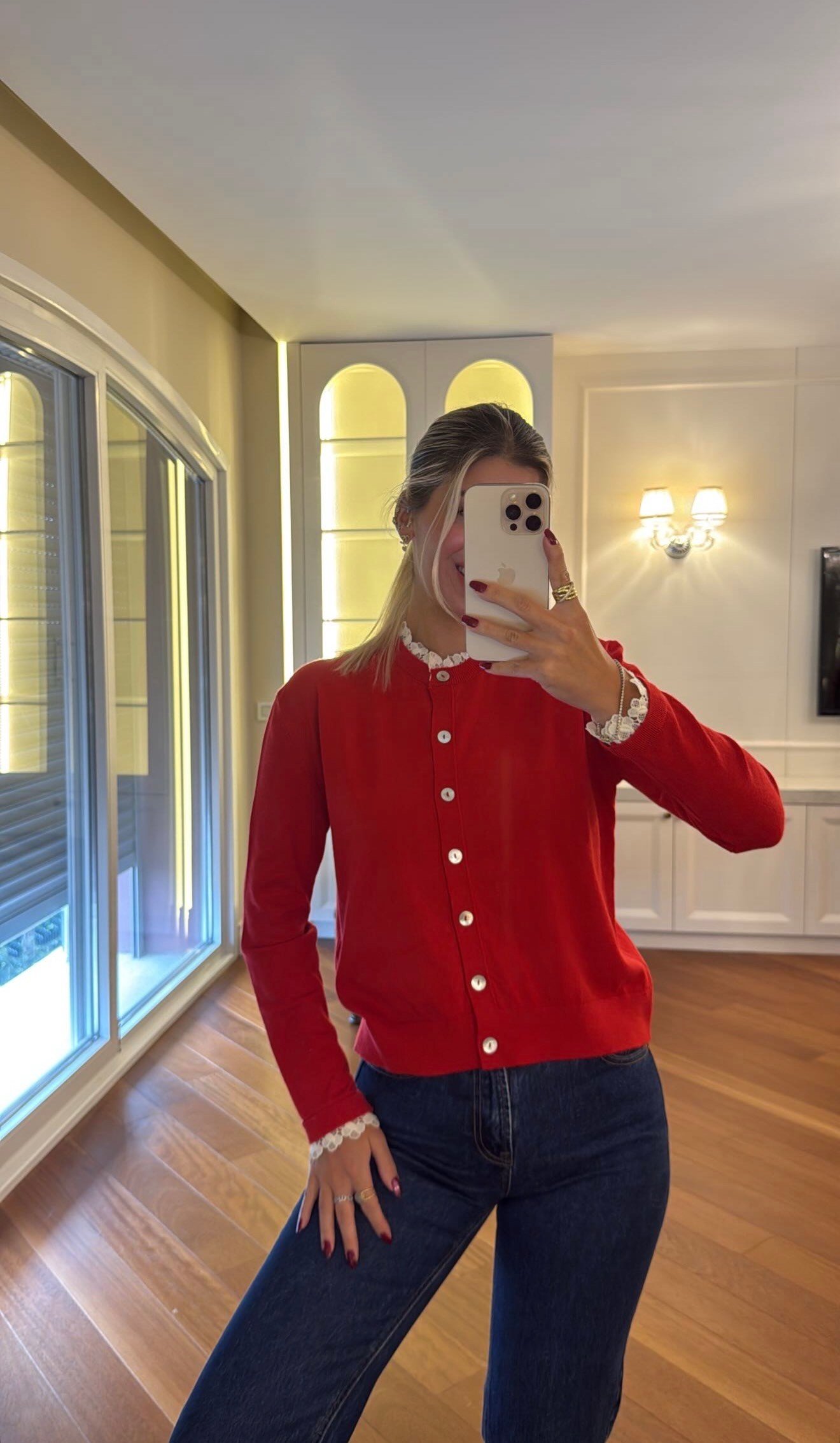 Yakası ve Kolları Dantelli Hırka Kırmızı
