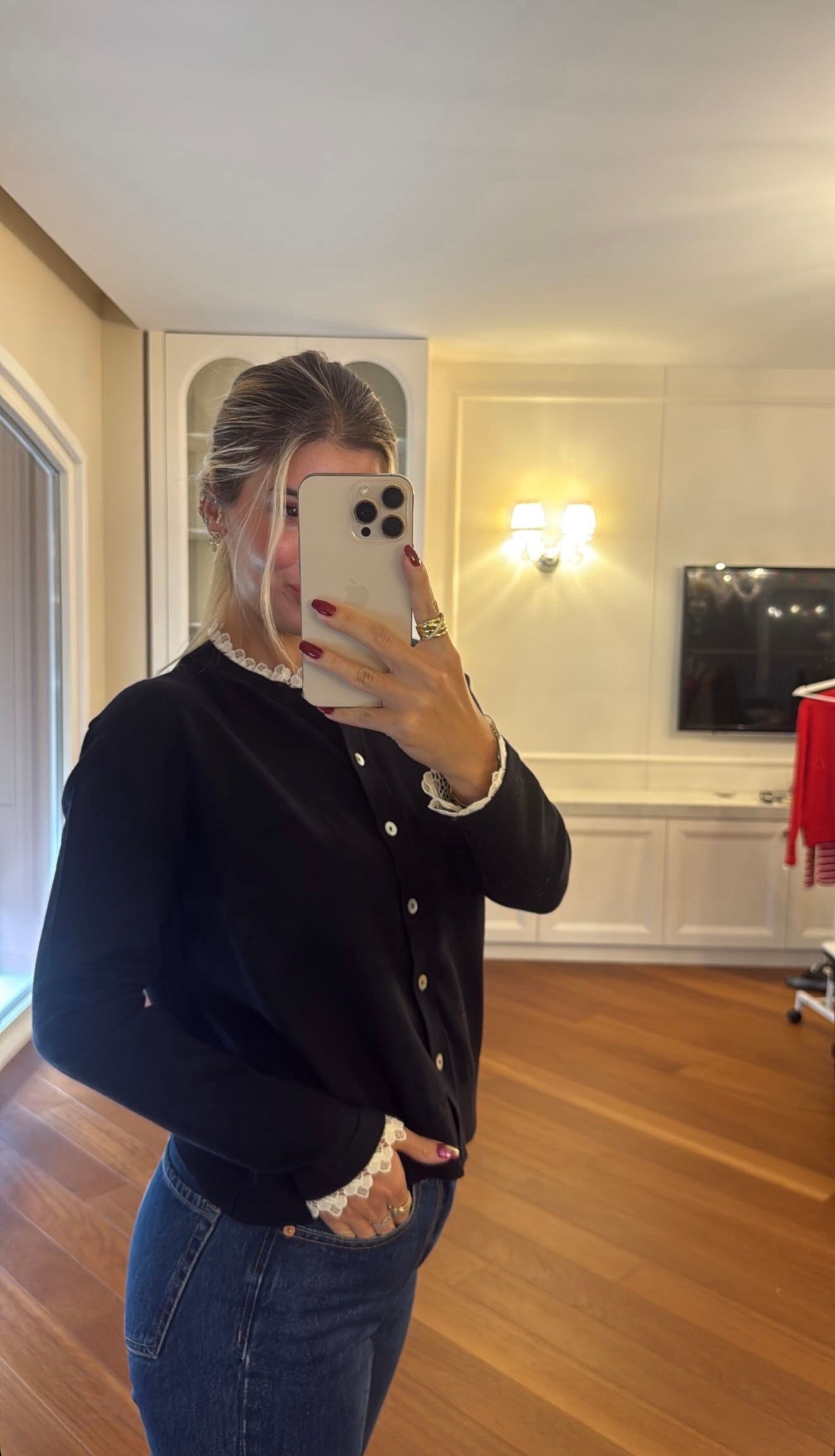 Yakası ve Kolları Dantelli Hırka Siyah