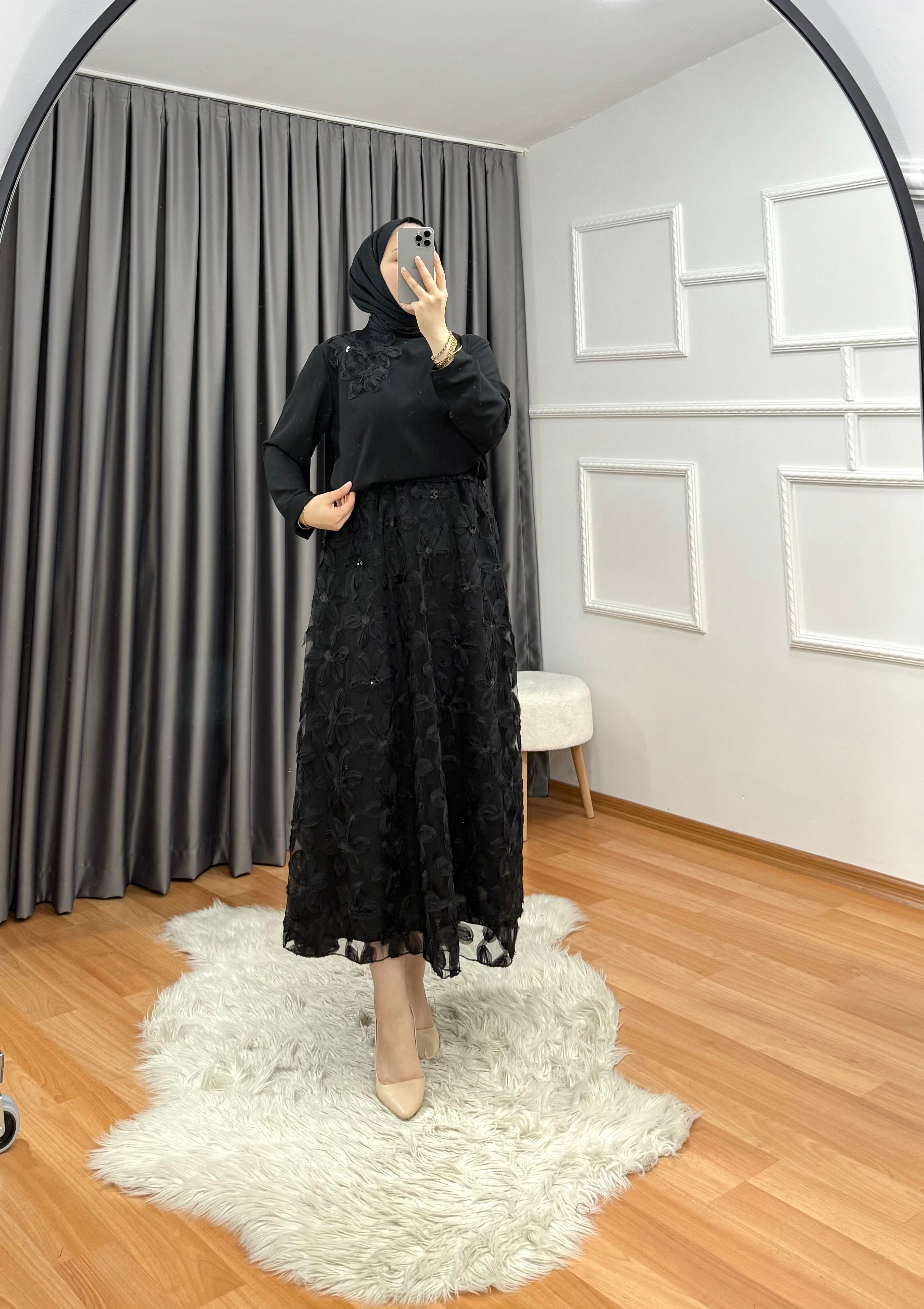 GÜL ETEKLİ TAKIM SİYAH 005 