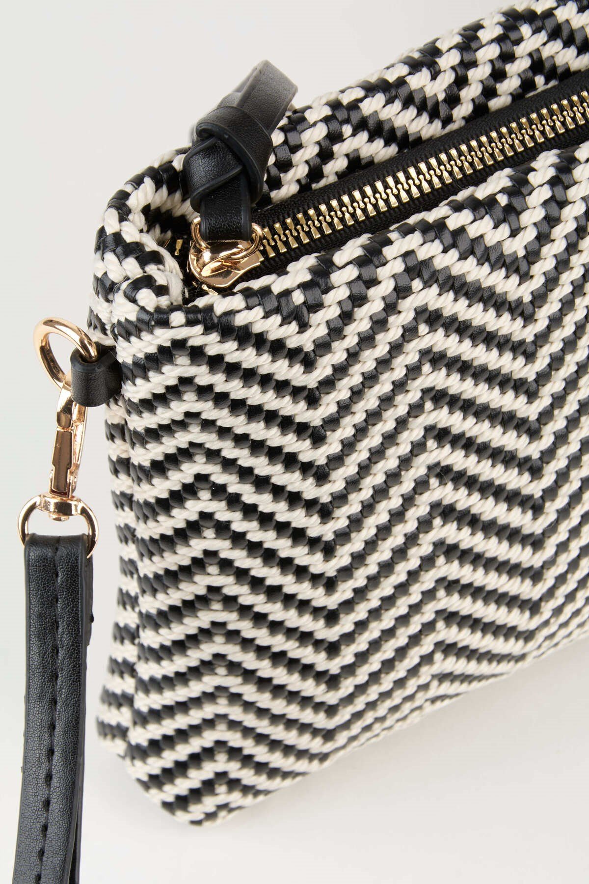 Kadın Bellis Balık Sırtı Siyah-Beyaz Astarlı Bilek Askılı Portföy El Ve Clutch Çanta