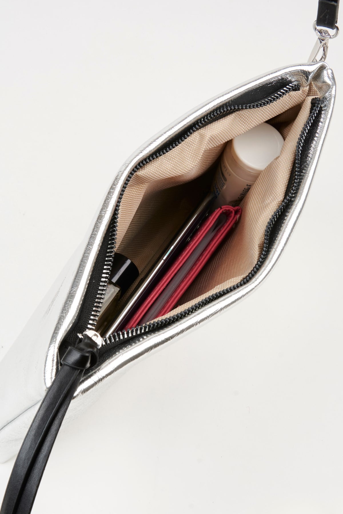 Kadın Bellis Gümüş Astarlı Suni Deri Bilek Askılı Portföy El Ve Clutch Çanta