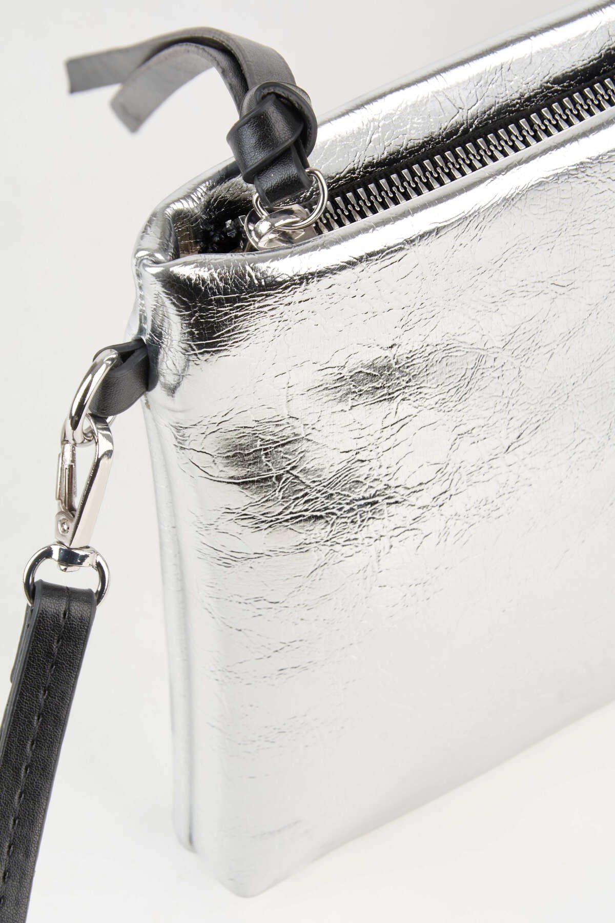 Kadın Bellis Gümüş Astarlı Suni Deri Bilek Askılı Portföy El Ve Clutch Çanta