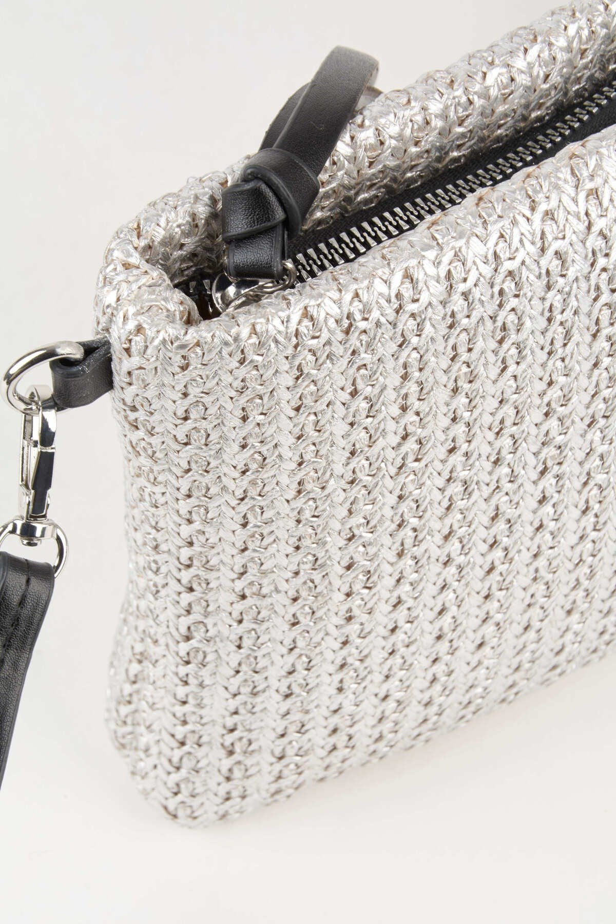 Kadın Bellis Örgü Hasır Gümüş Astarlı Suni Deri Bilek Askılı Portföy El Ve Clutch Çanta