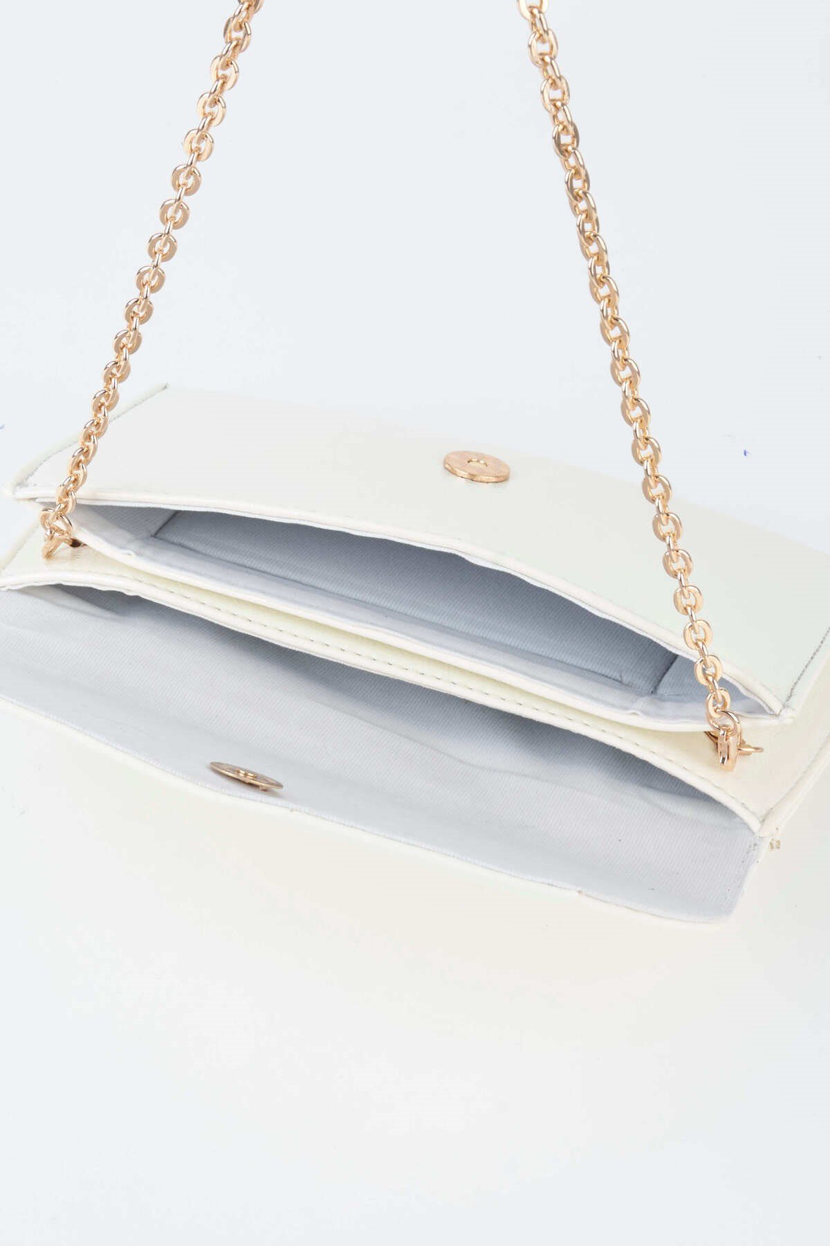 Kadın Beyaz Rugan Zarf Tasarım 2 Bölmeli Mini Zincir Askılı Çıt Çıt Kapama Clutch Ve El Çantası