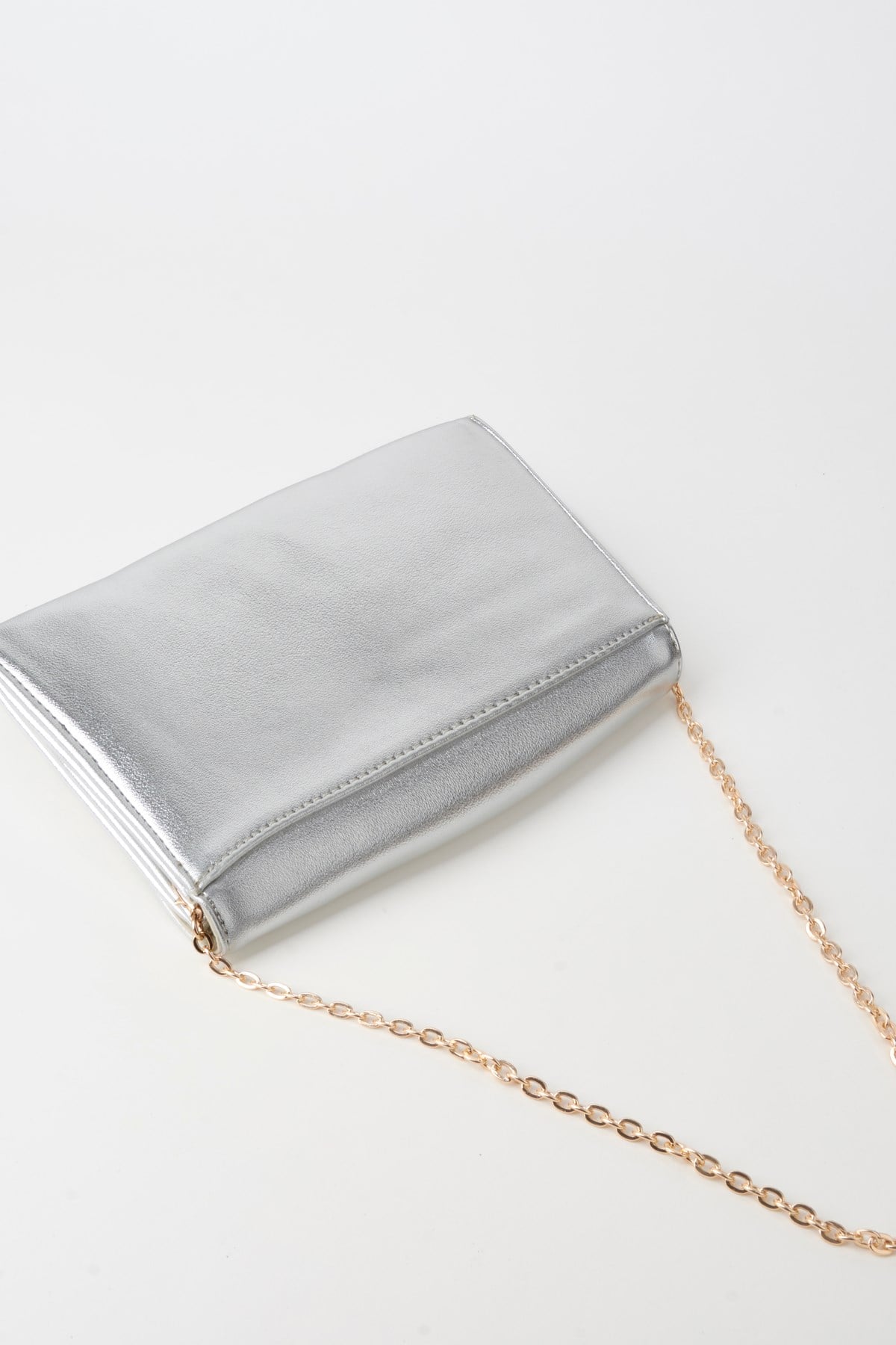 Kadın Gümüş Rugan Zarf Tasarım 2 Bölmeli Mini Zincir Askılı Çıt Çıt Kapama Clutch Ve El Çantası