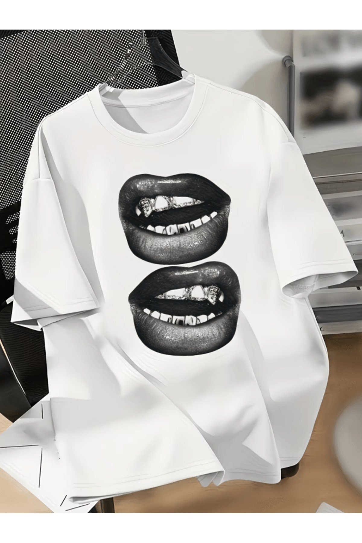 Dudaklar Grafik Baskılı Premium Oversize T-shirt