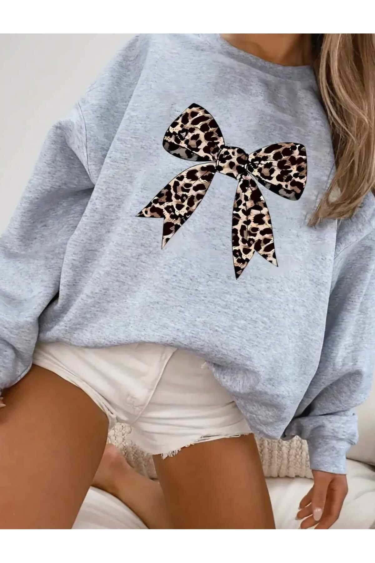 Leopar Yıldız Desenli Baskılı Bisiklet Yaka Oversize Sweatshirt Kadın
