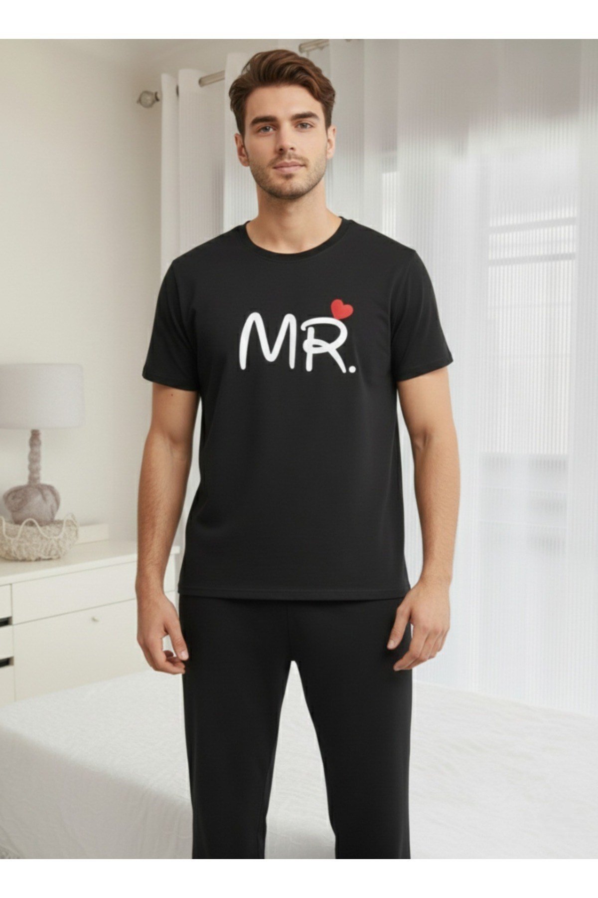 Mrs ve Mr Yazılı Kalp Detaylı Eşleşen Çift Sevgili Kombini Basic Regular T-shirt 2'Li %100 Pamuk